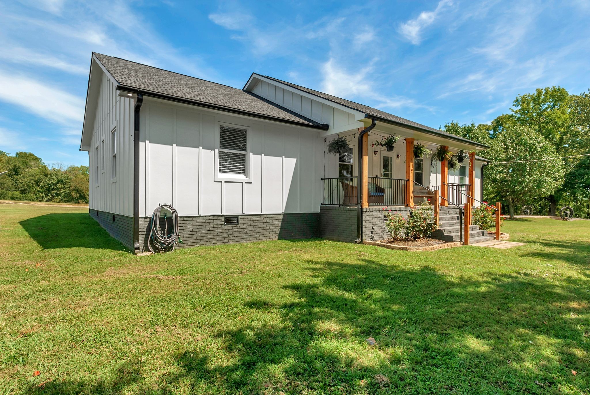 Pulaski, Tennessee, 38478, United States, 4 Bedrooms Bedrooms, ,2 BathroomsBathrooms,Residential,For Sale,1932287
