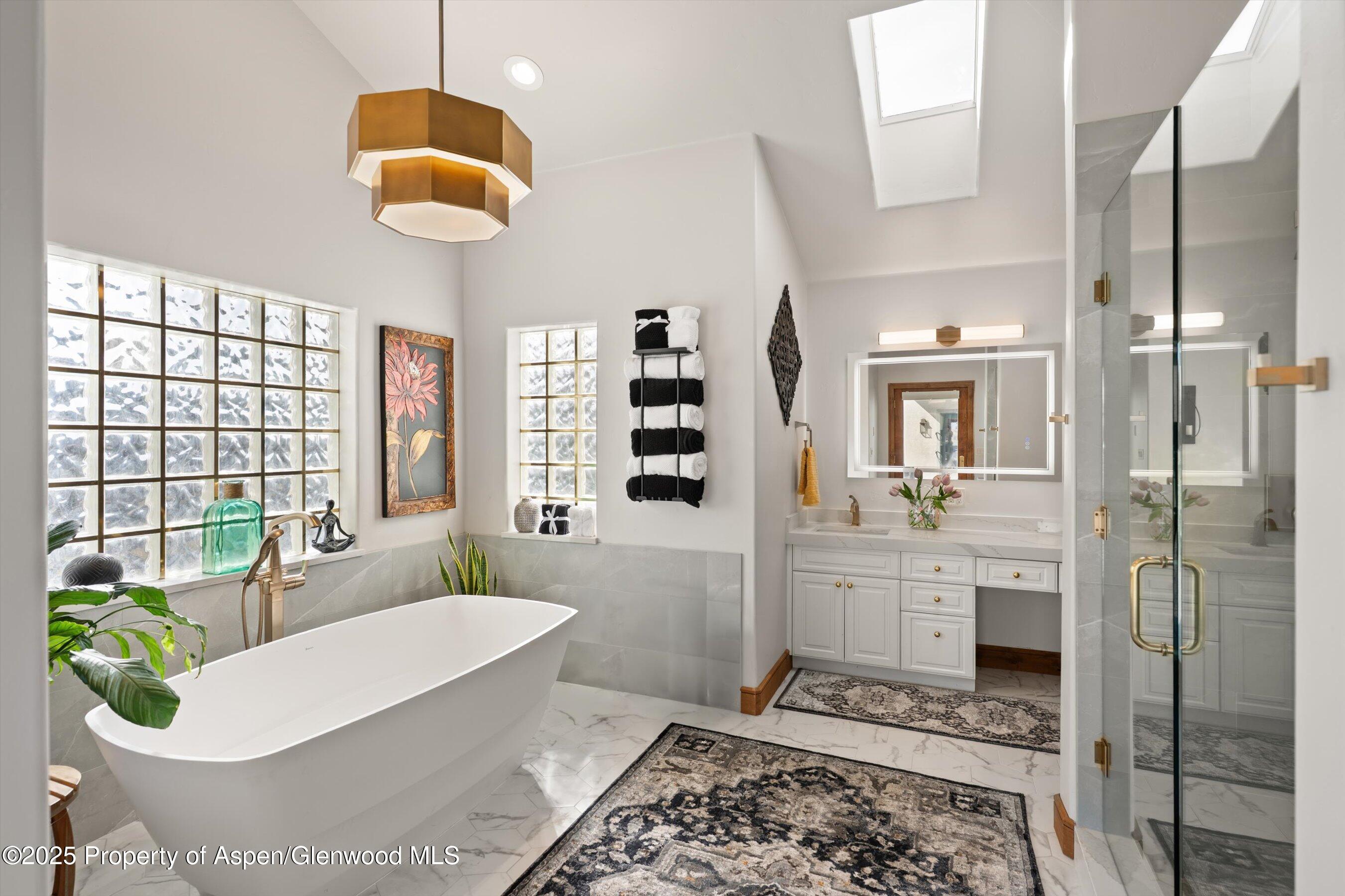 Glenwood Springs, Colorado, 81601, United States, 4 Bedrooms Bedrooms, ,5 BathroomsBathrooms,Residential,For Sale,1804908
