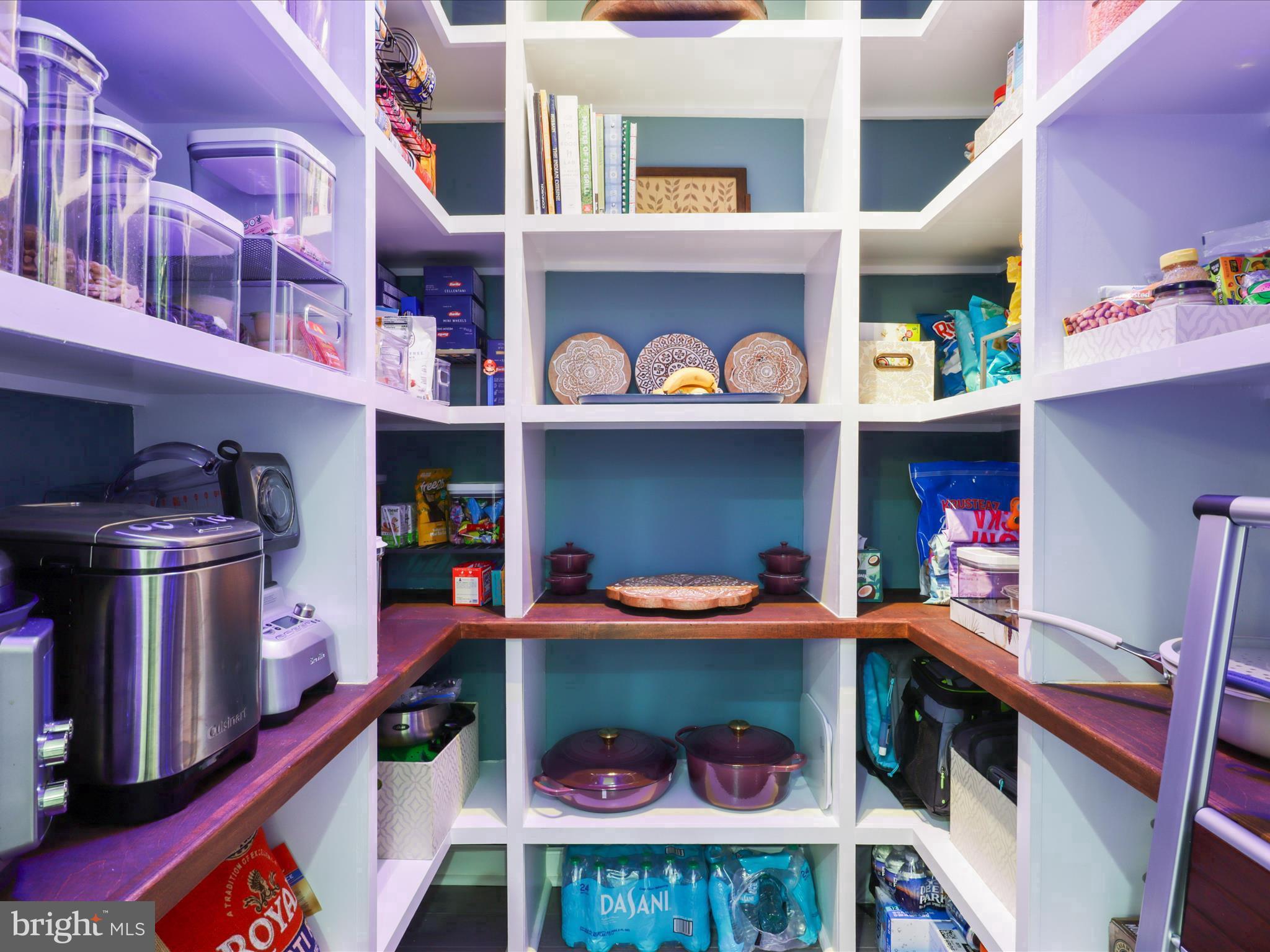 Fairfax Station, Virginia, 22039, United States, 5 Bedrooms Bedrooms, ,6 BathroomsBathrooms,Residential,For Sale,1981380