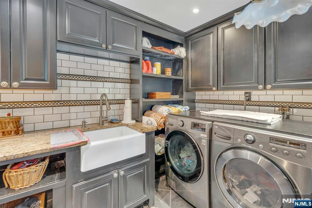 Montvale, New Jersey, 07645, United States, 6 Bedrooms Bedrooms, ,4 BathroomsBathrooms,Residential,For Sale,1950973