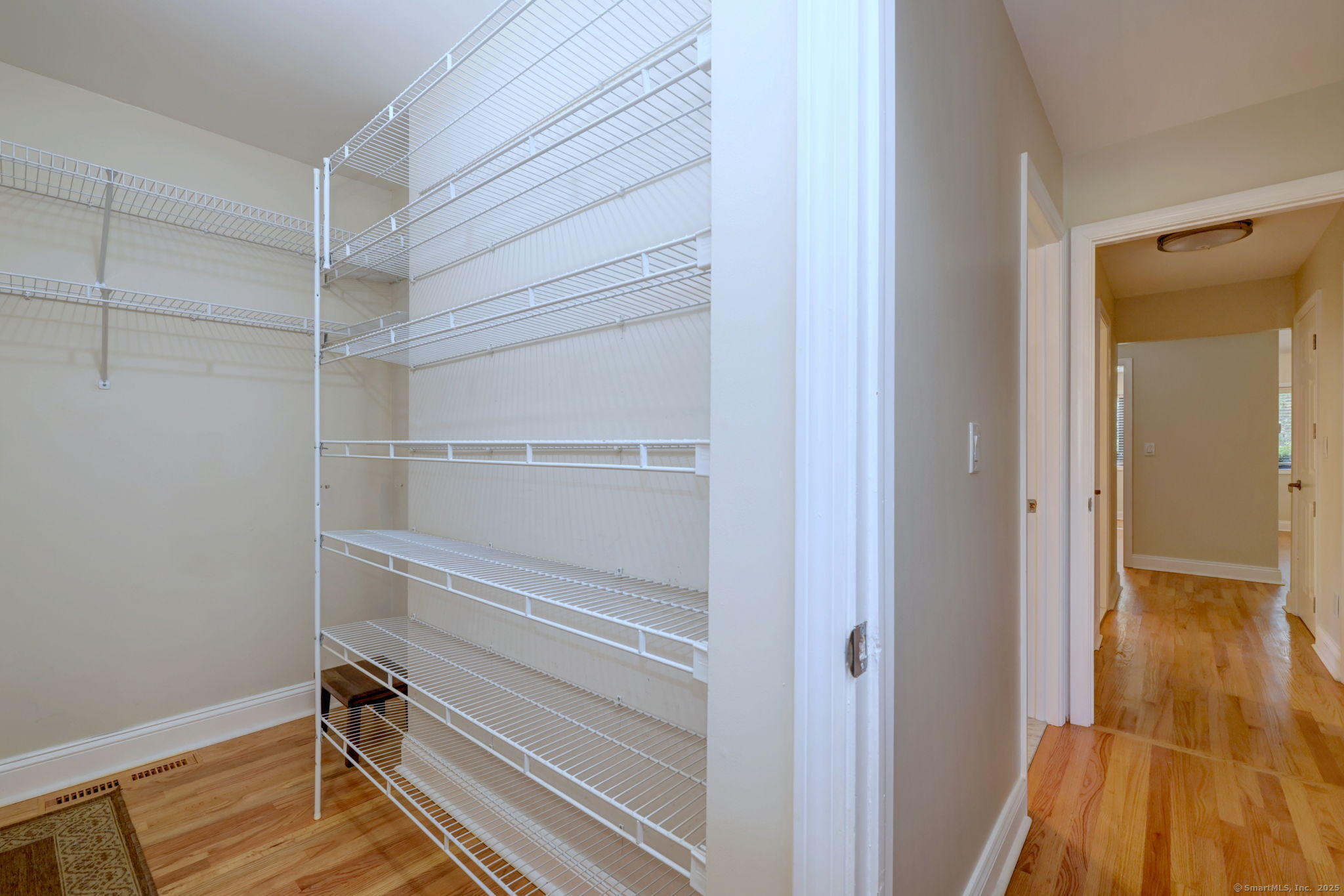 Stratford, Connecticut, 06614, United States, 1 Bedroom Bedrooms, ,3 BathroomsBathrooms,Residential,For Sale,1925931