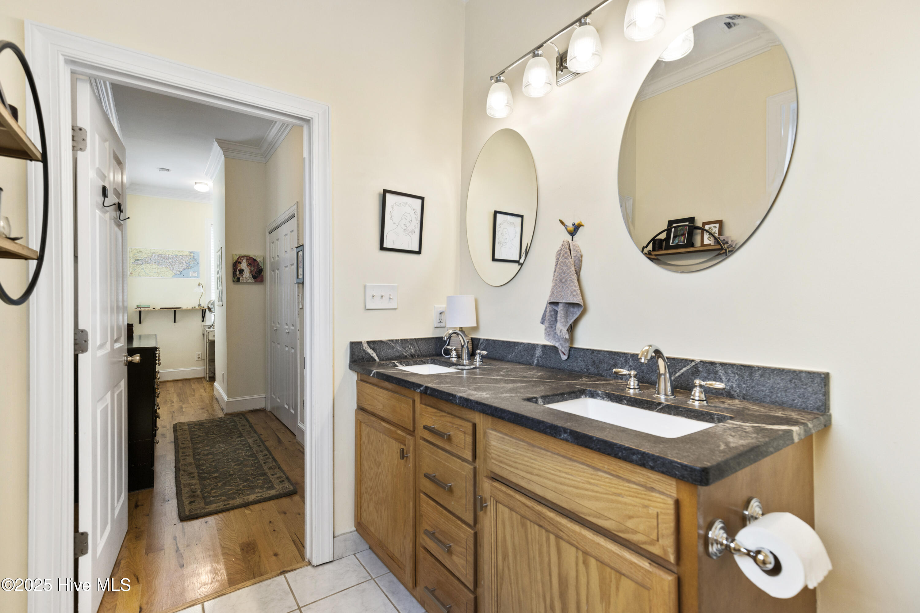 Wilmington, North Carolina, 28401, United States, 4 Bedrooms Bedrooms, ,3 BathroomsBathrooms,Residential,For Sale,1882857
