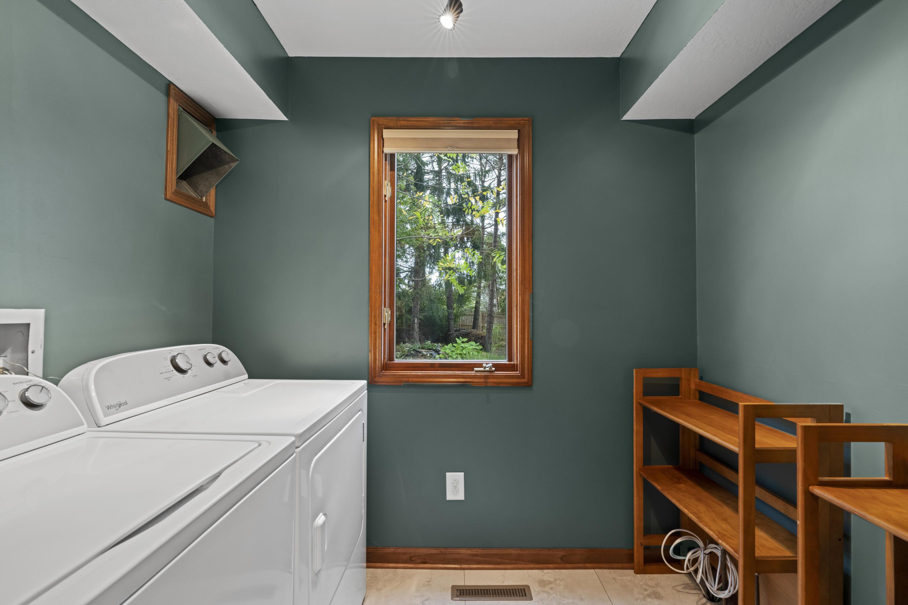 Columbus, Ohio, 43230, United States, 4 Bedrooms Bedrooms, ,4 BathroomsBathrooms,Residential,For Sale,1970472