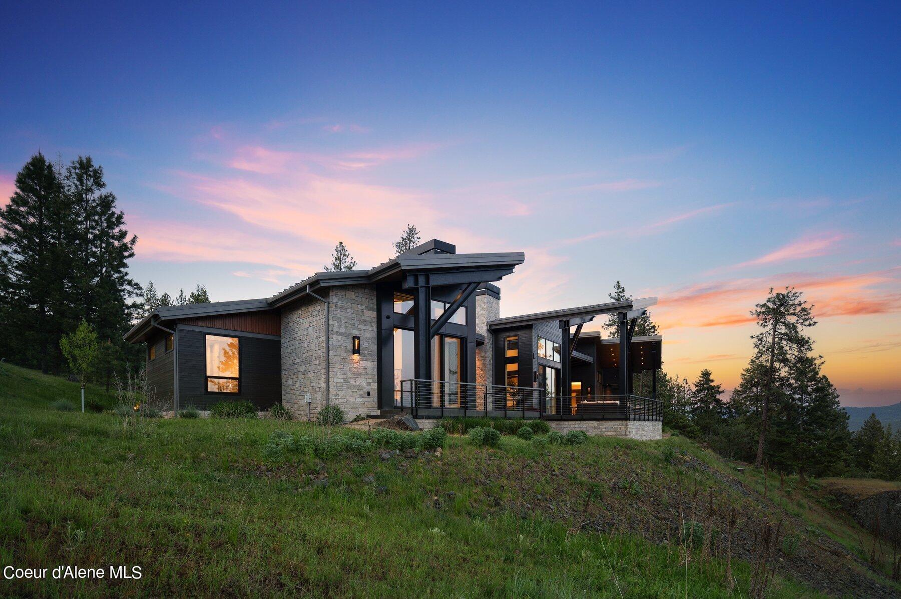 Coeur D'alene, Idaho, 83814, United States, 3 Bedrooms Bedrooms, ,2 BathroomsBathrooms,Residential,For Sale,1926176