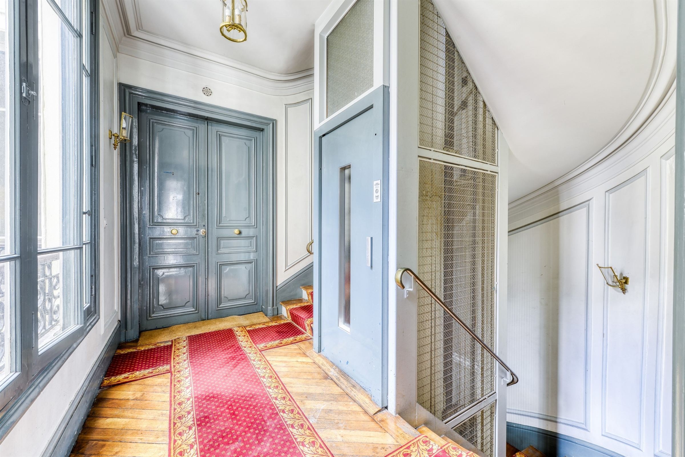  4-Room, 3-Bedroom Apartment in Paris 9th - 物件實景