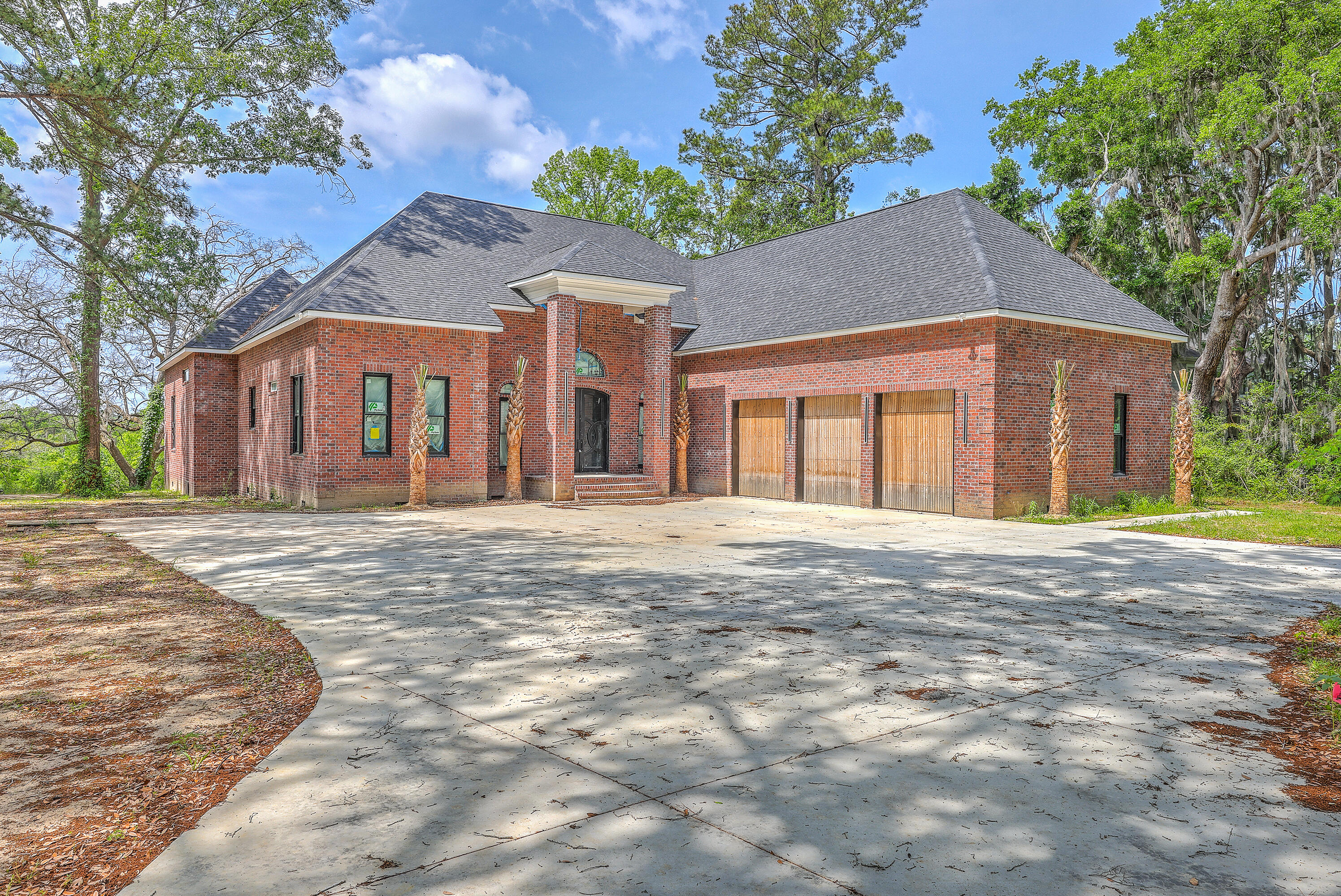 Summerville, South Carolina, 29485, United States, 5 Bedrooms Bedrooms, ,6 BathroomsBathrooms,Residential,For Sale,1977326