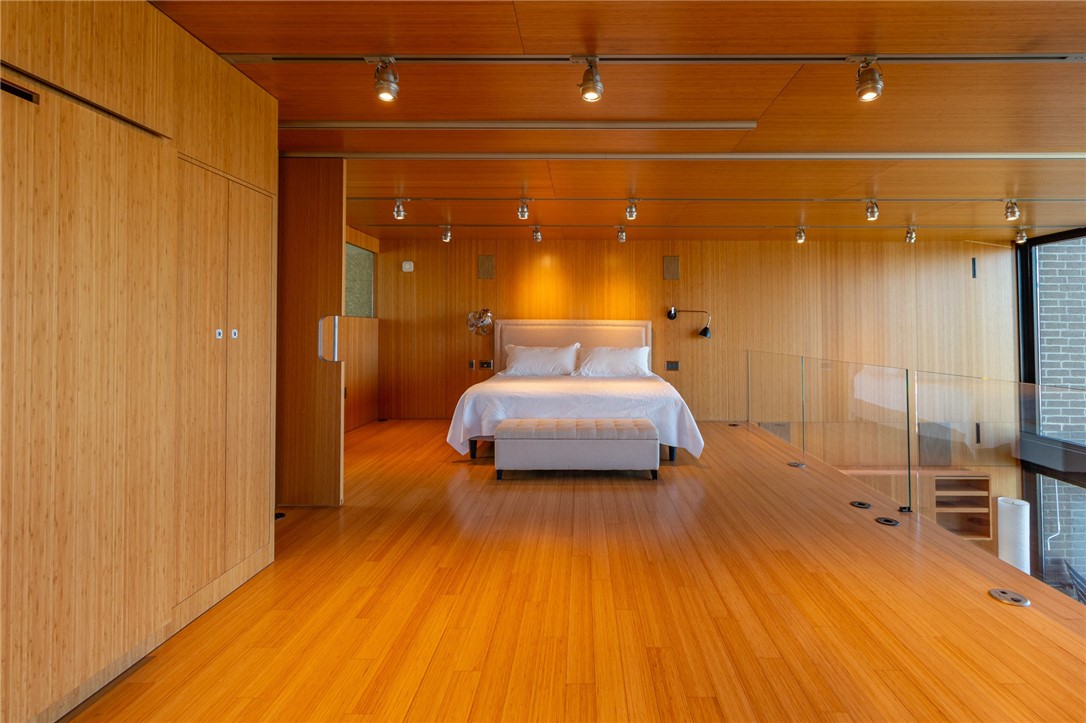 Pittsburgh, Pennsylvania, 15211, United States, 1 Bedroom Bedrooms, ,2 BathroomsBathrooms,Residential,For Sale,1981120