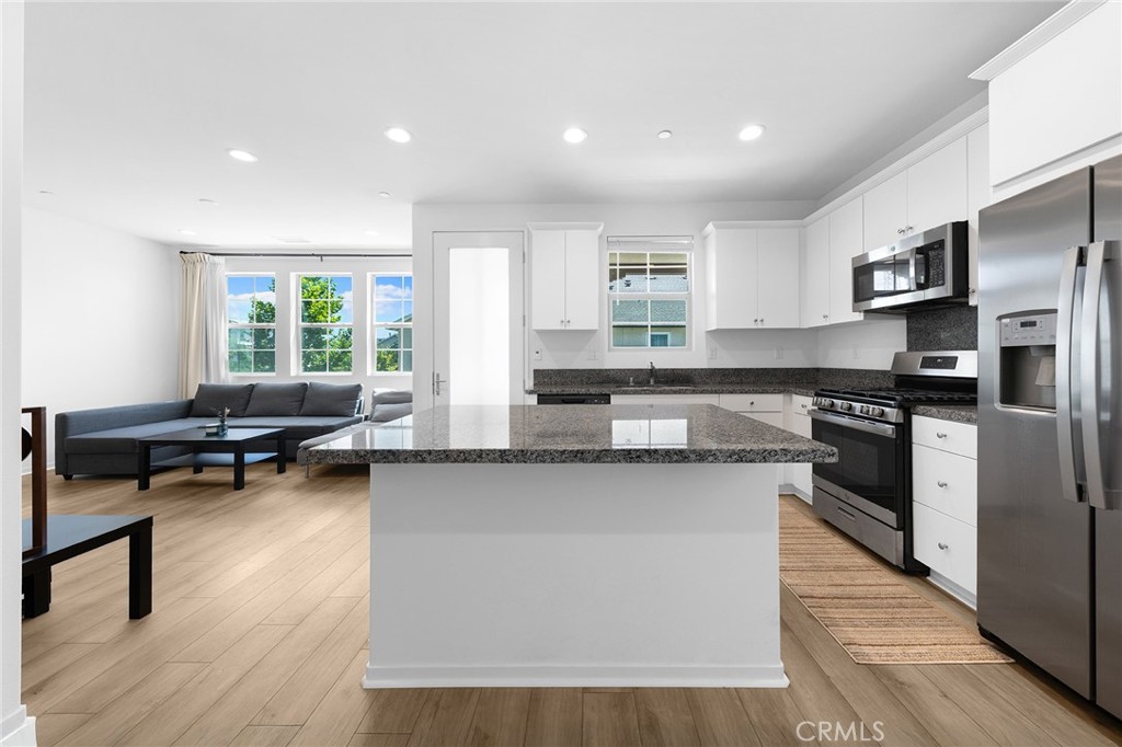 Chino, California, 91708, United States, 2 Bedrooms Bedrooms, ,3 BathroomsBathrooms,Residential,For Sale,1932480