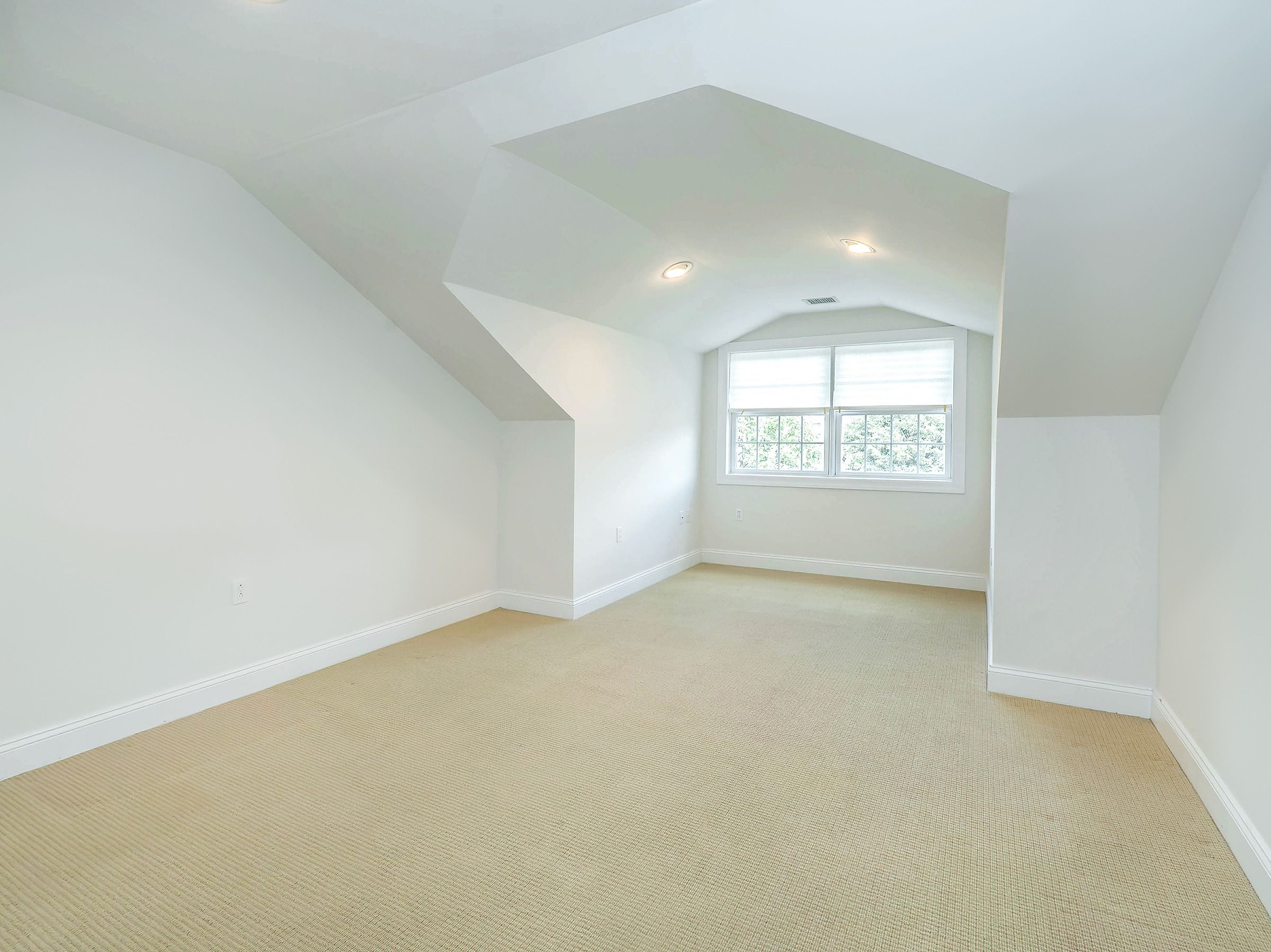  194 Pond View Drive, Port Washington, NY, 11050 - 物件實景