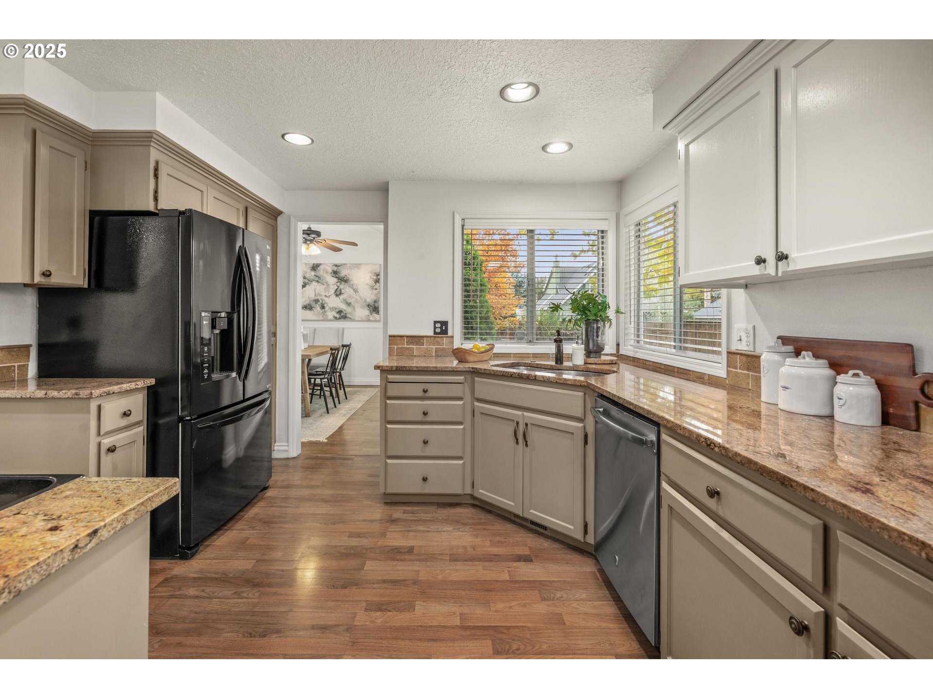 Hillsboro, Oregon, 97124, United States, 3 Bedrooms Bedrooms, ,2 BathroomsBathrooms,Residential,For Sale,1865919