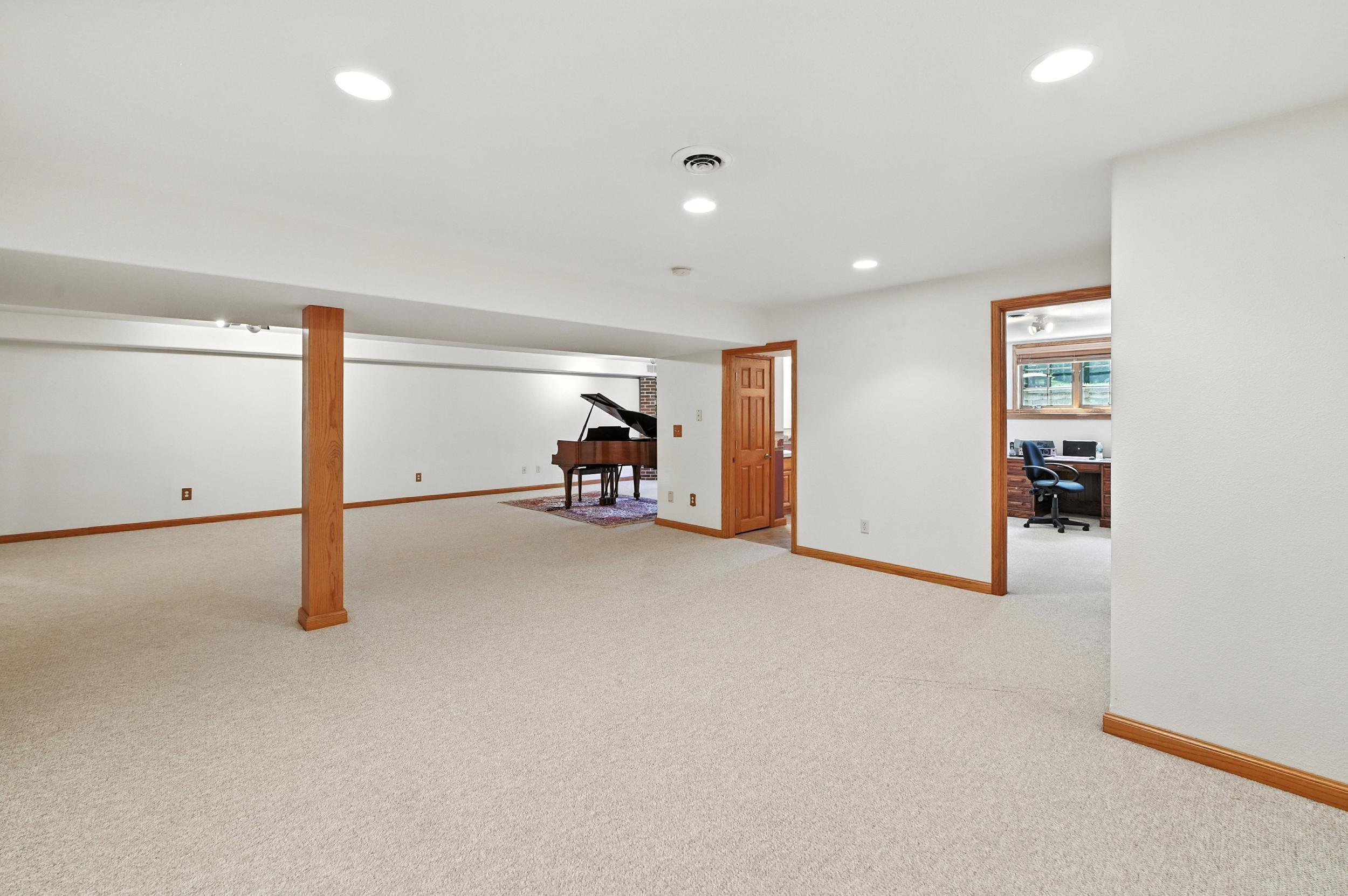 Slinger, Wisconsin, 53086, United States, 4 Bedrooms Bedrooms, ,3 BathroomsBathrooms,Residential,For Sale,1940965