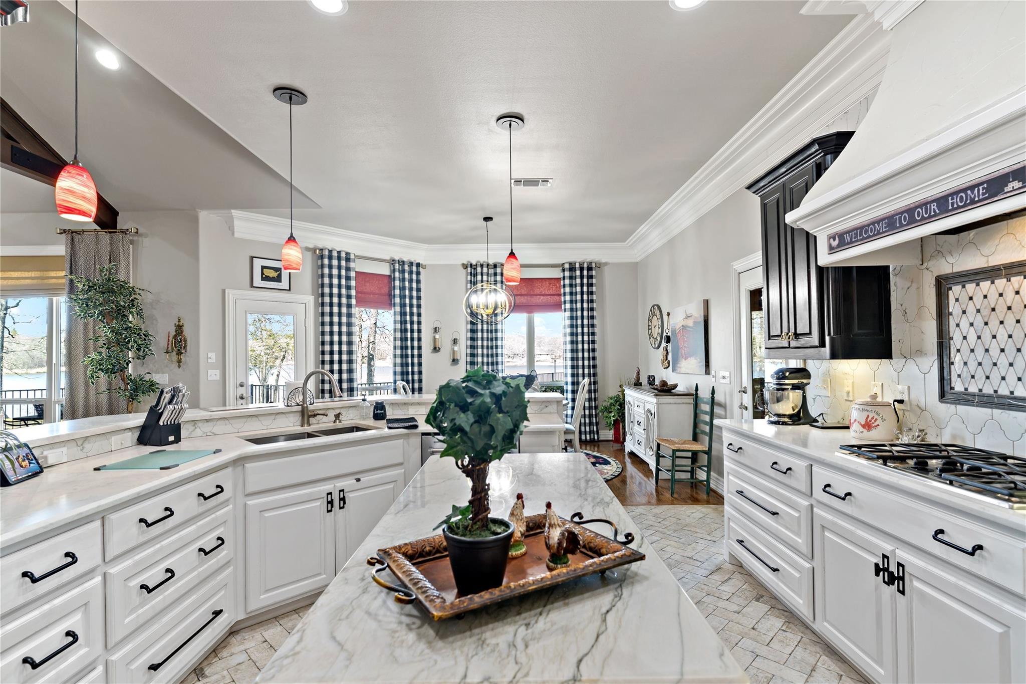 Powderly, Texas, 75473, United States, 5 Bedrooms Bedrooms, ,5 BathroomsBathrooms,Residential,For Sale,2024078