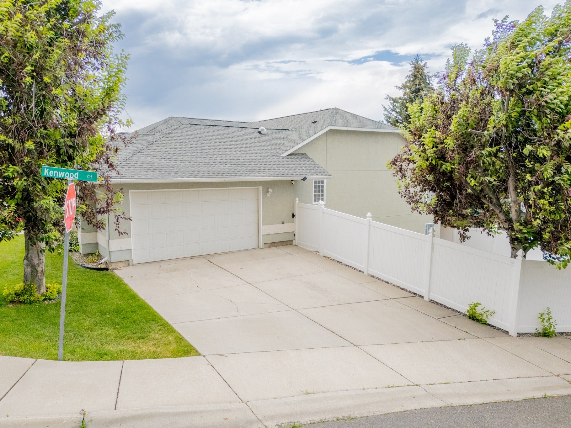 Helena, Montana, 59601, United States, 5 Bedrooms Bedrooms, ,3 BathroomsBathrooms,Residential,For Sale,1885128