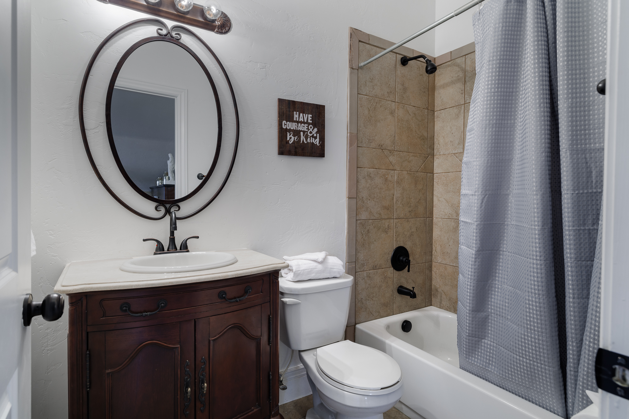 Vernal, Utah, 84078, United States, 5 Bedrooms Bedrooms, ,4 BathroomsBathrooms,Residential,For Sale,1964904