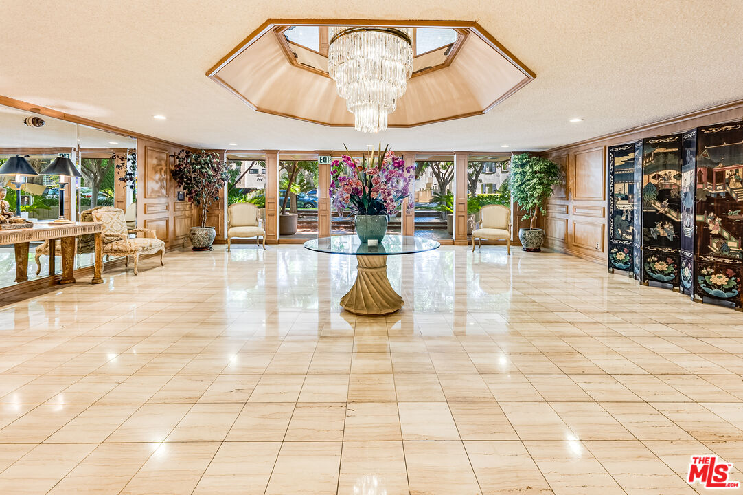 339 N Palm Dr #202, Beverly Hills, California, 90210, United States, 2 Bedrooms Bedrooms, ,3 BathroomsBathrooms,Residential,For Sale,339 N Palm Dr #202,1557468