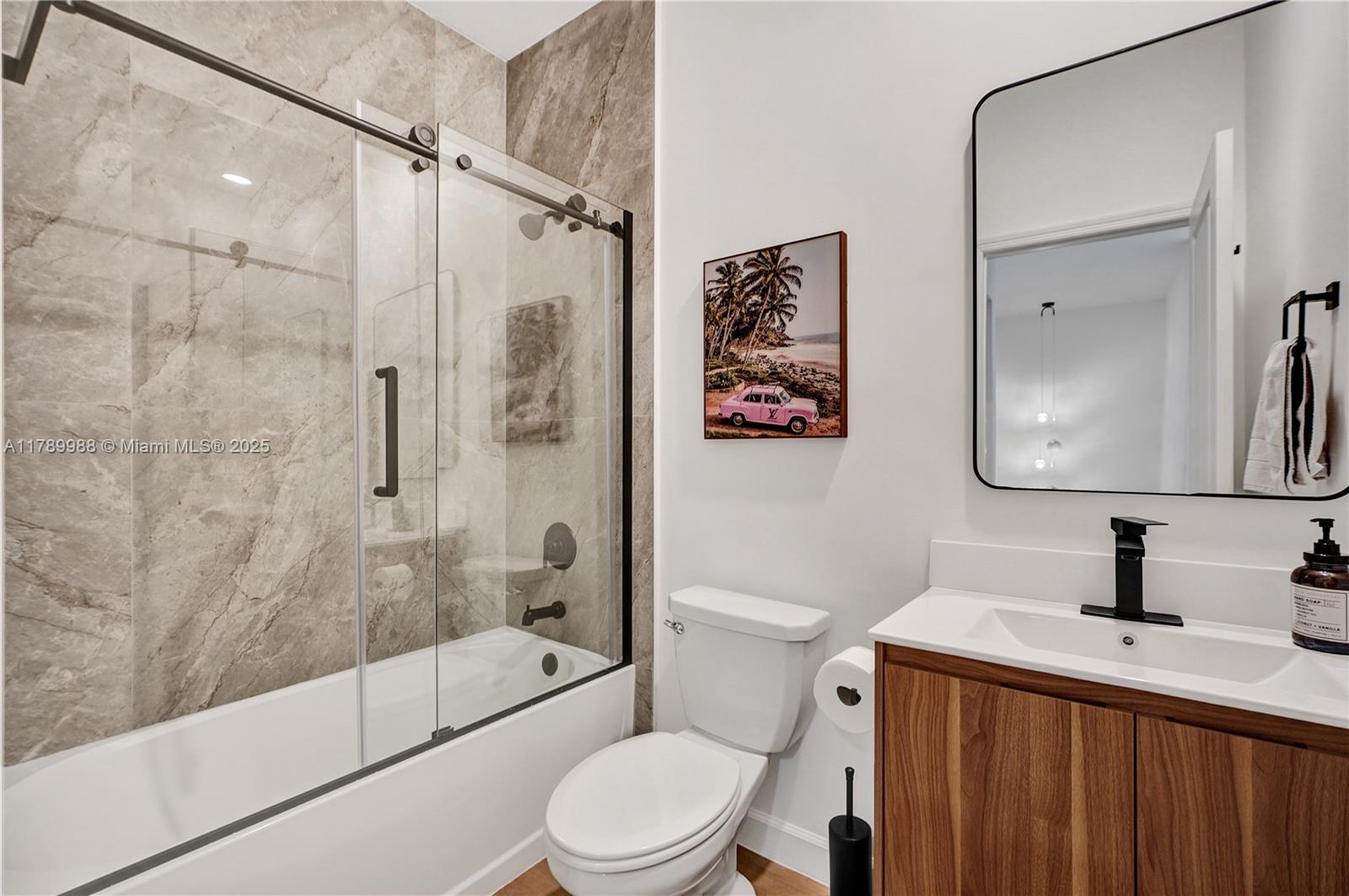 Miami, Florida, 33179, United States, 3 Bedrooms Bedrooms, ,3 BathroomsBathrooms,Residential,For Sale,1784236