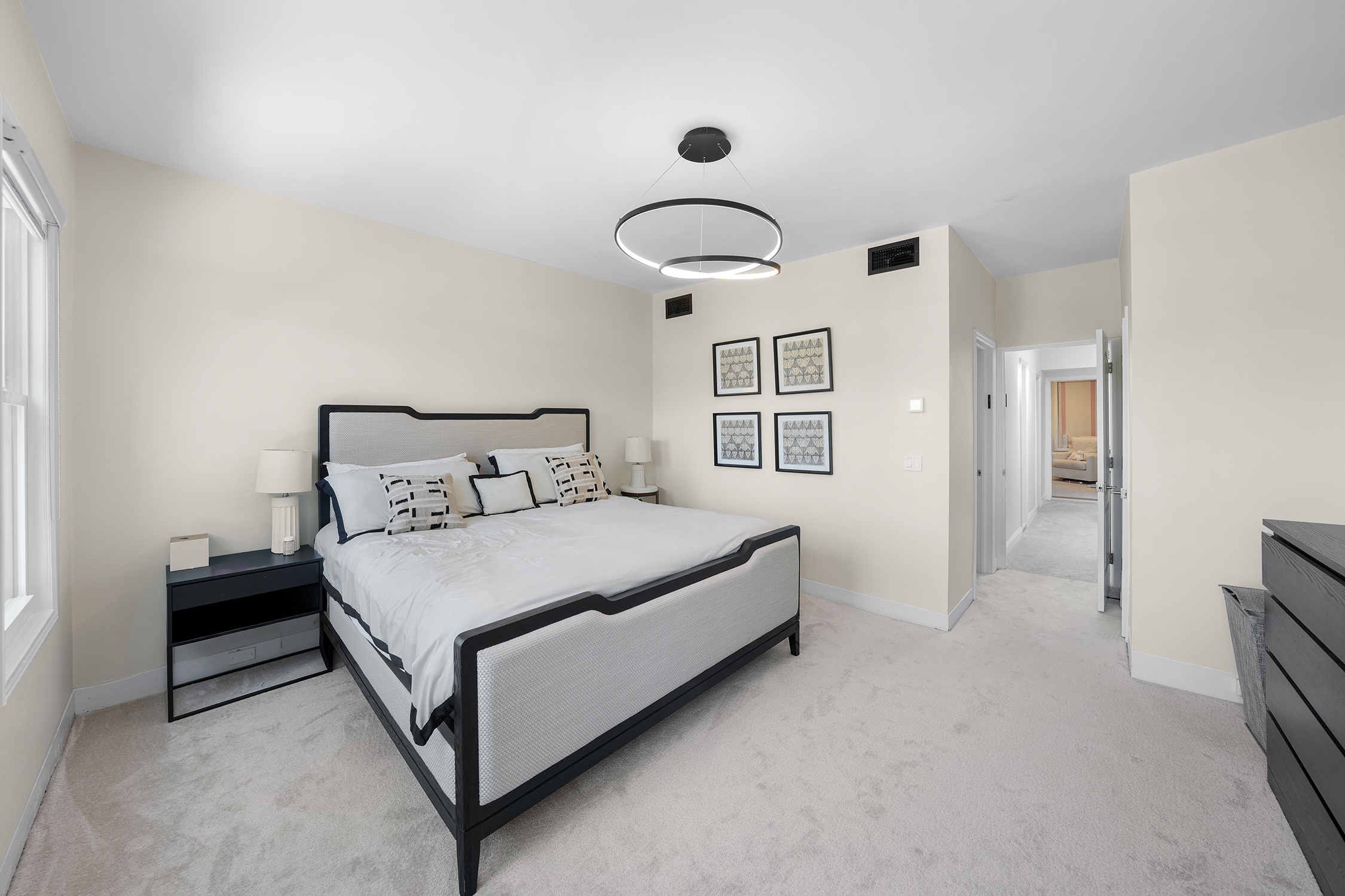 Brooklyn, New York, 11230, United States, 4 Bedrooms Bedrooms, ,4 BathroomsBathrooms,Residential,For Sale,1981094