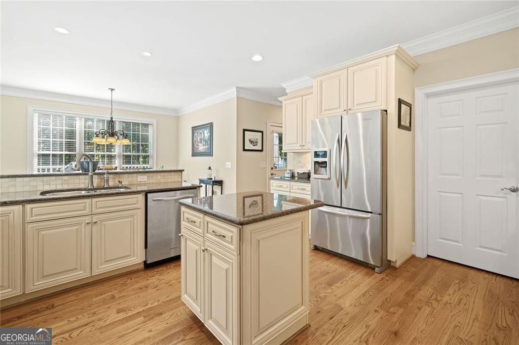 Canton, Georgia, 30114, United States, 4 Bedrooms Bedrooms, ,5 BathroomsBathrooms,Residential,For Sale,1880359