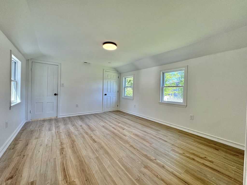 Groveland, Massachusetts, 01834, United States, 4 Bedrooms Bedrooms, ,4 BathroomsBathrooms,Residential,For Sale,1989595