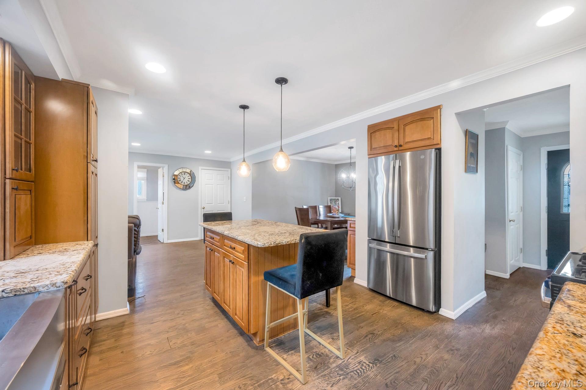 Port Jefferson Station, New York, 11776, United States, 4 Bedrooms Bedrooms, ,3 BathroomsBathrooms,Residential,For Sale,1941704