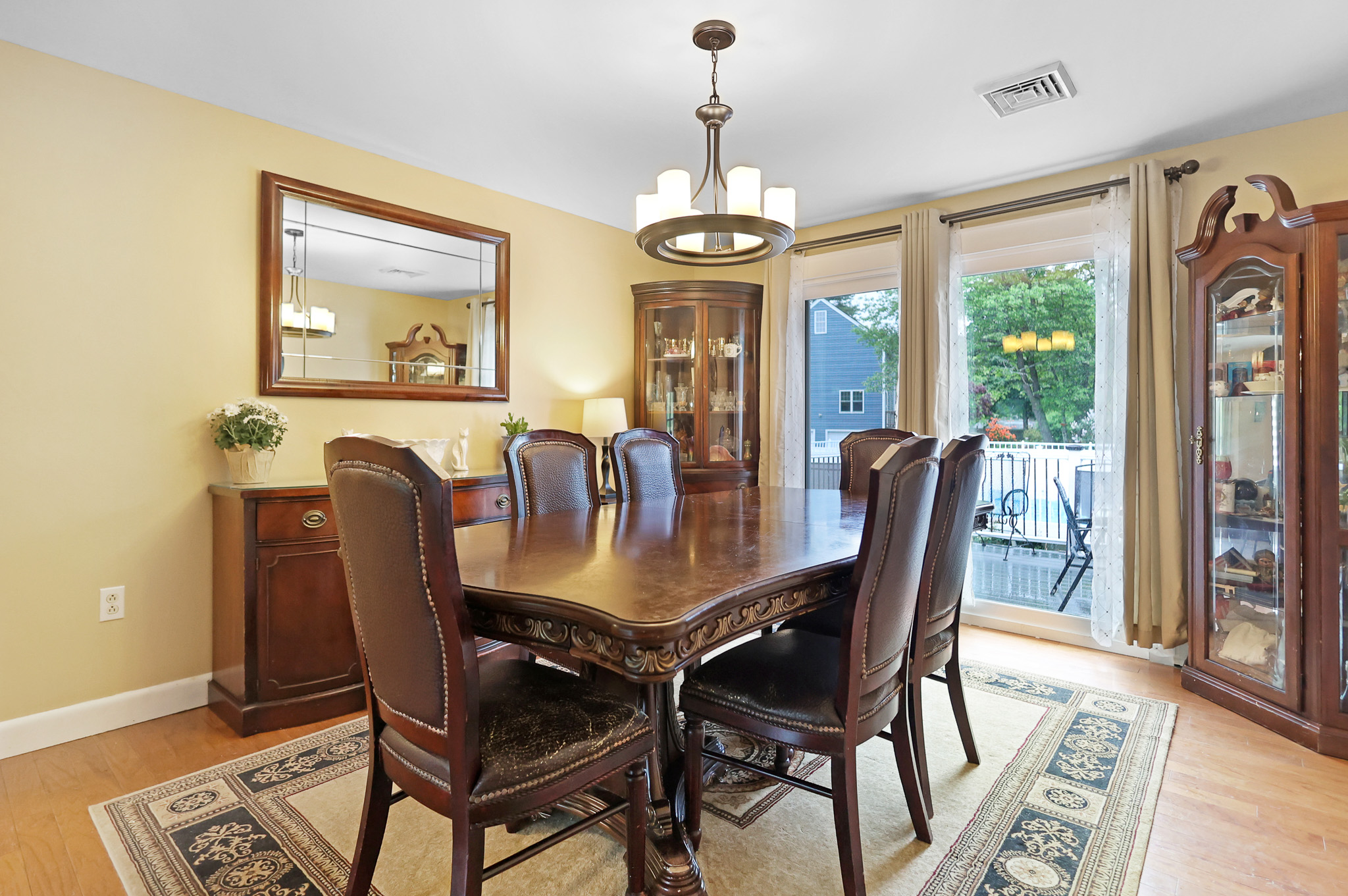 Haverhill, Massachusetts, 01830, United States, 3 Bedrooms Bedrooms, ,2 BathroomsBathrooms,Residential,For Sale,2048999