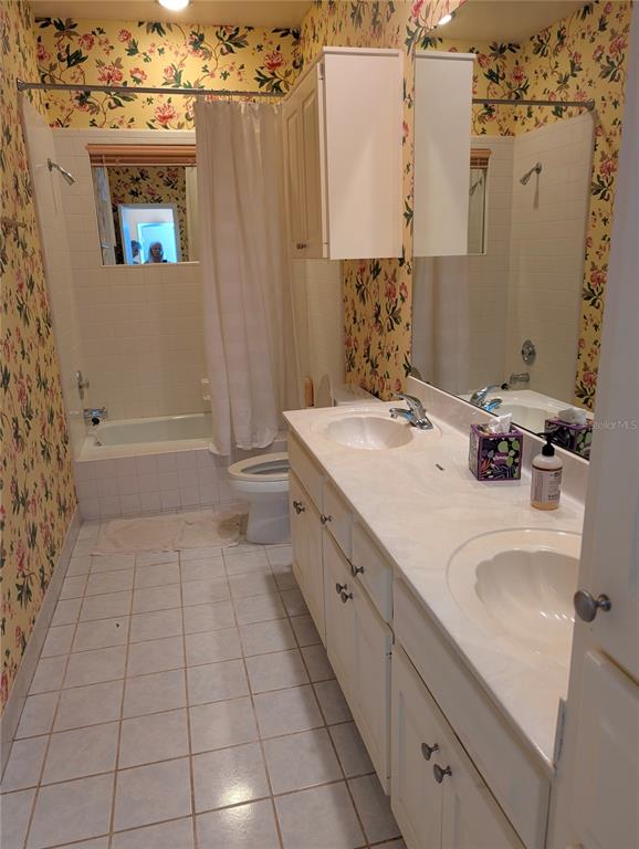 Seminole, Florida, 33777, United States, 4 Bedrooms Bedrooms, ,4 BathroomsBathrooms,Residential,For Sale,1933649