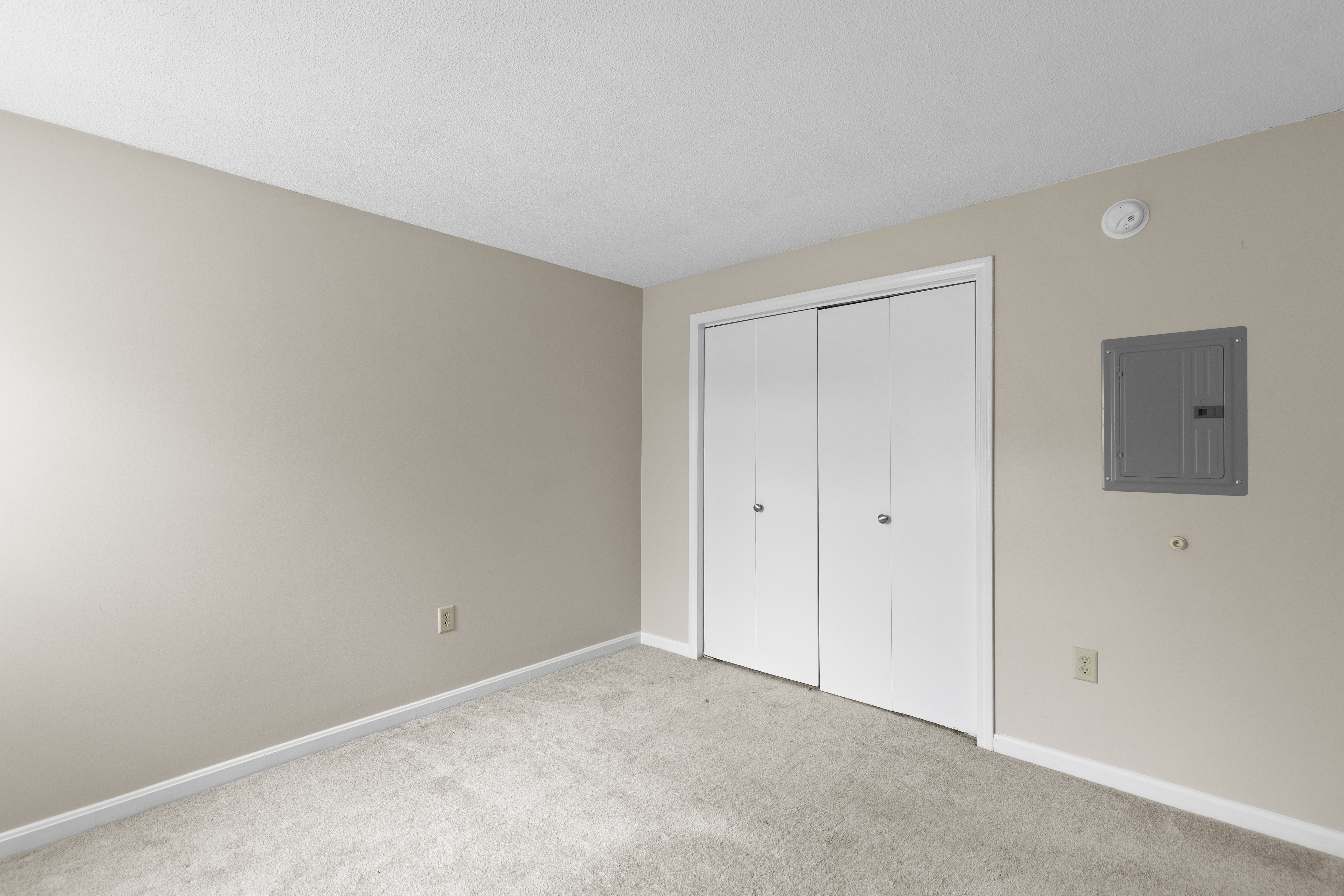  209 White Cedar Boulevard, Portsmouth, NH, 03801 - 物件實景
