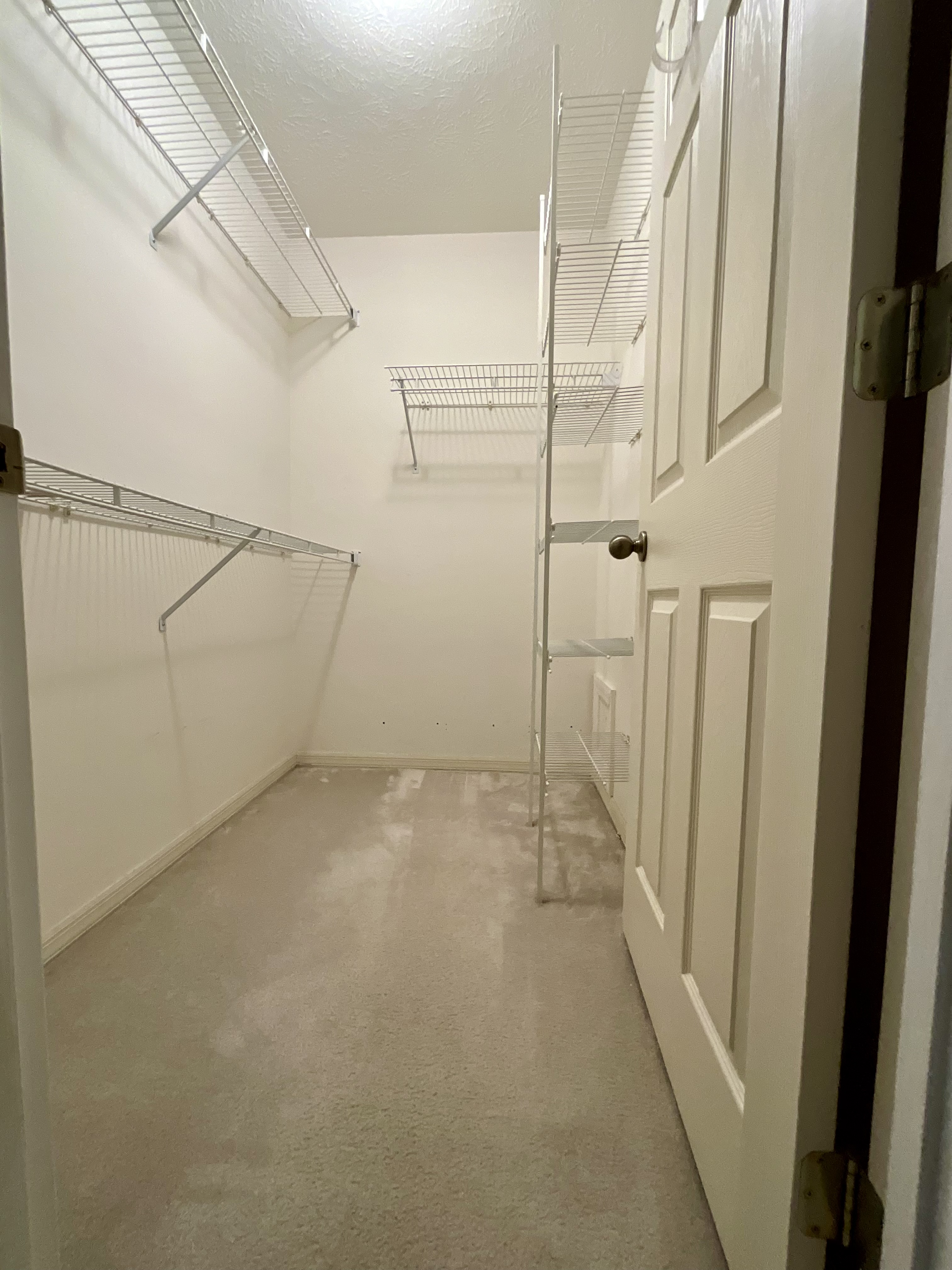 Silver Springs, Florida, 34488, United States, 4 Bedrooms Bedrooms, ,3 BathroomsBathrooms,Residential,For Sale,1981770