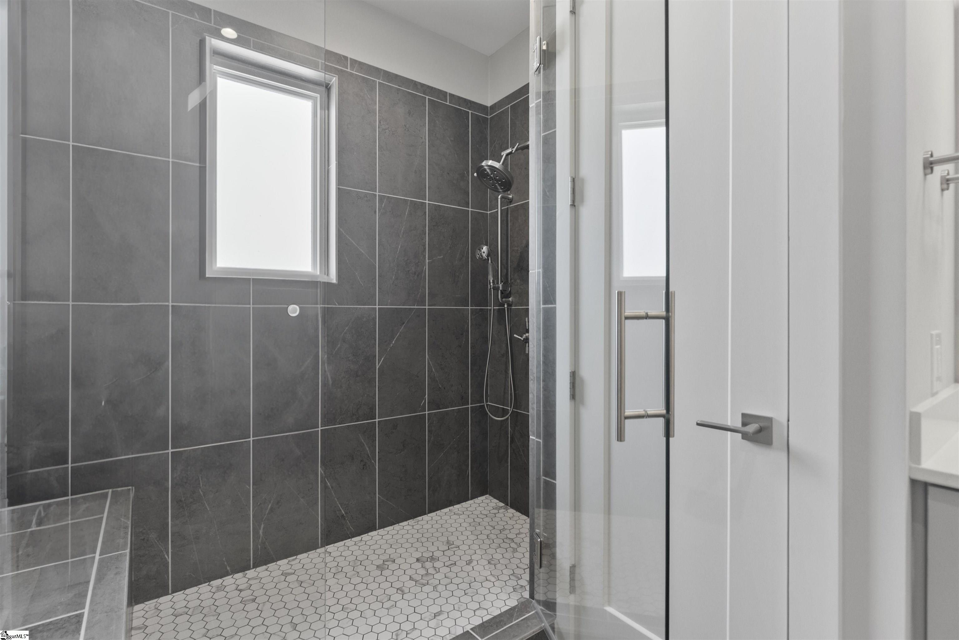 Greenville, South Carolina, 29601, United States, 2 Bedrooms Bedrooms, ,2 BathroomsBathrooms,Residential,For Sale,1777131