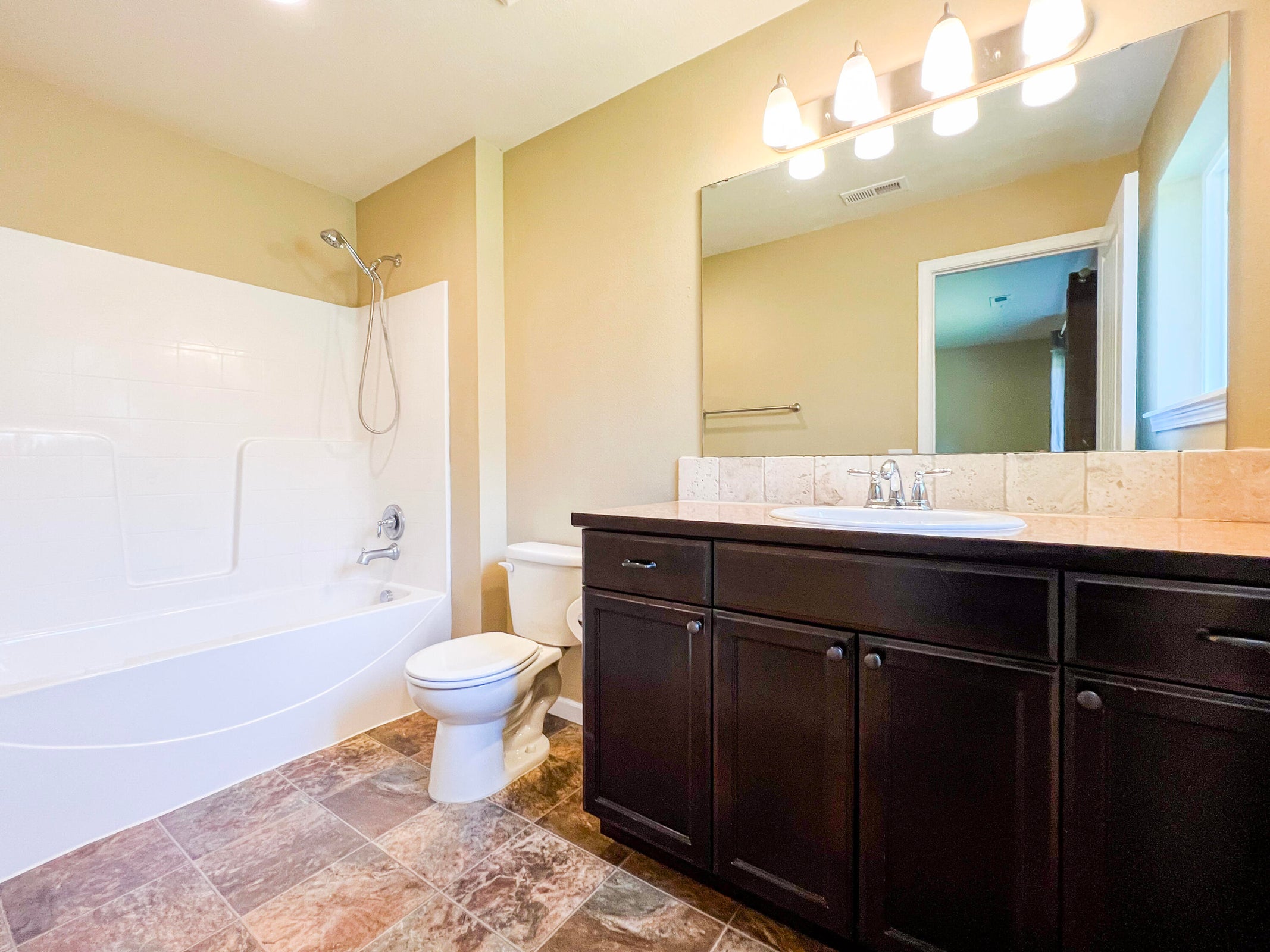 Colville, Washington, 99114, United States, 3 Bedrooms Bedrooms, ,2 BathroomsBathrooms,Residential,For Sale,1928026