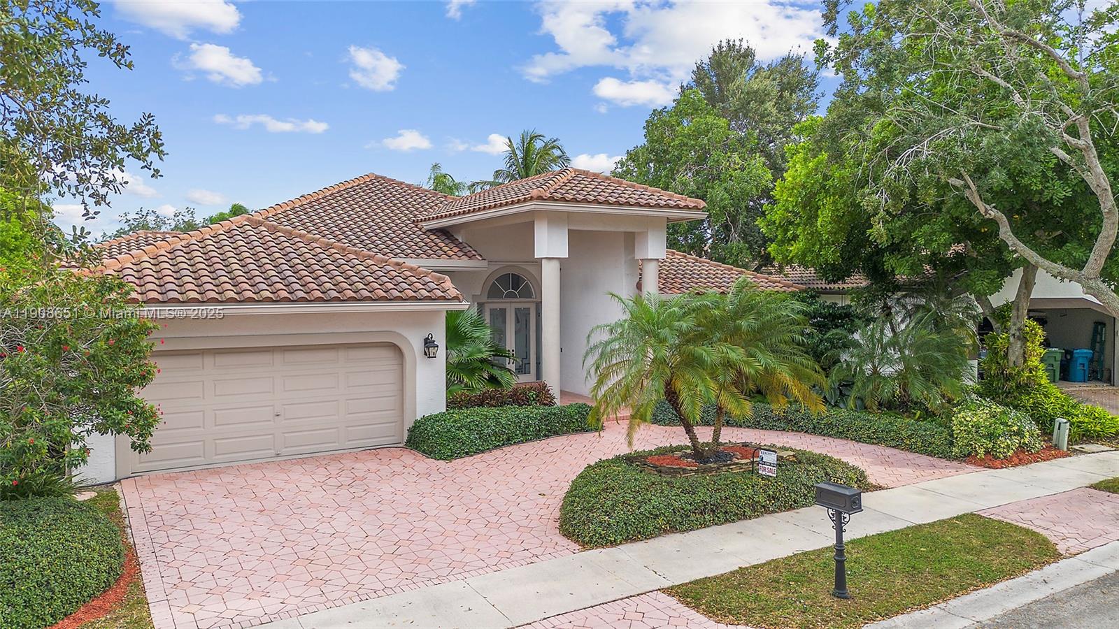 Weston, Florida, 33332, United States, 5 Bedrooms Bedrooms, ,4 BathroomsBathrooms,Residential,For Sale,1987743