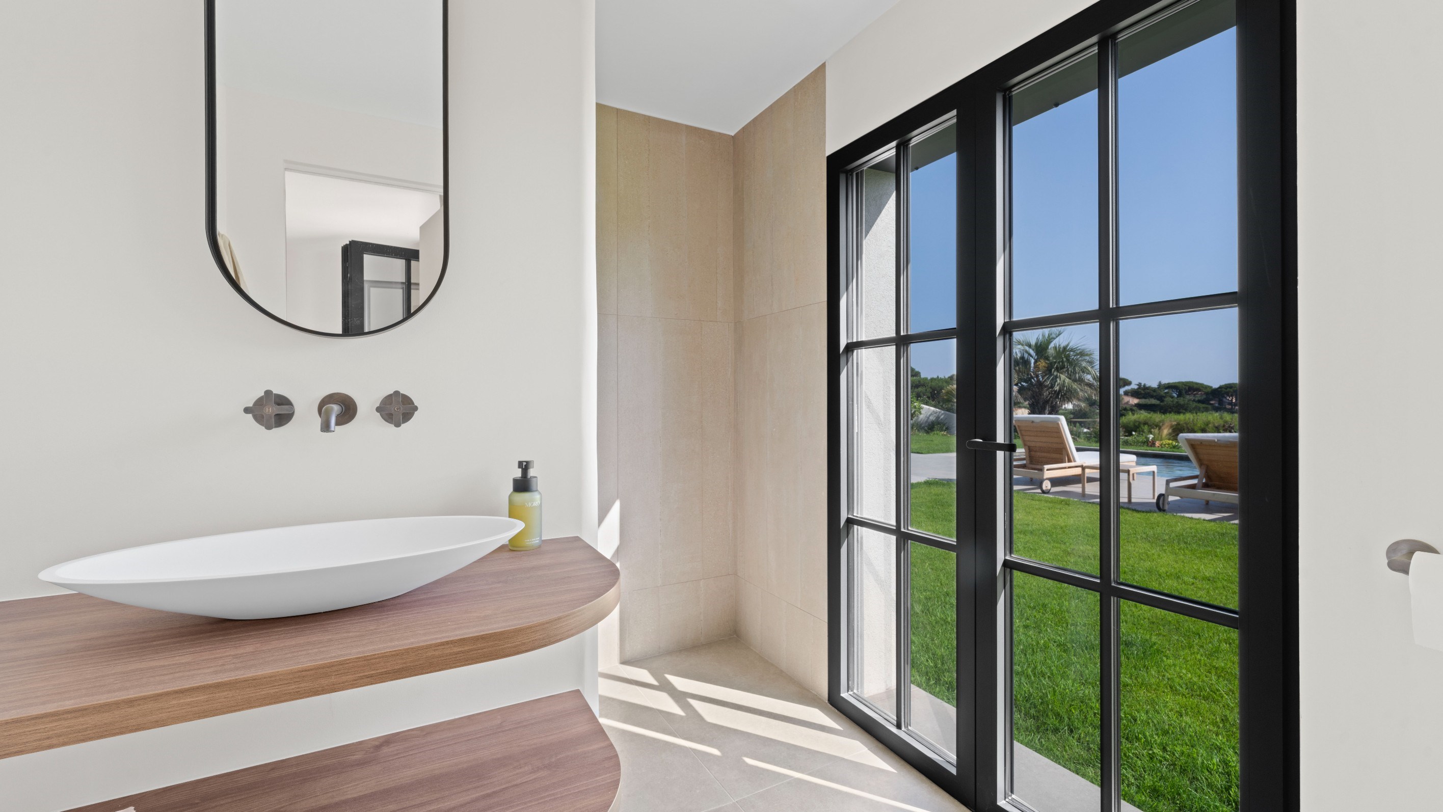  Sainte Maxime contemporary villa for sale with sea views, heated swimming pool … - 物件實景