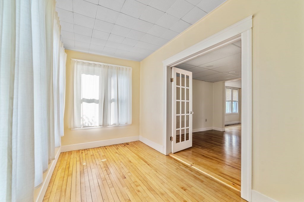 Worcester, Massachusetts, 01603-2339, United States, 9 Bedrooms Bedrooms, ,Residential,For Sale,1979601