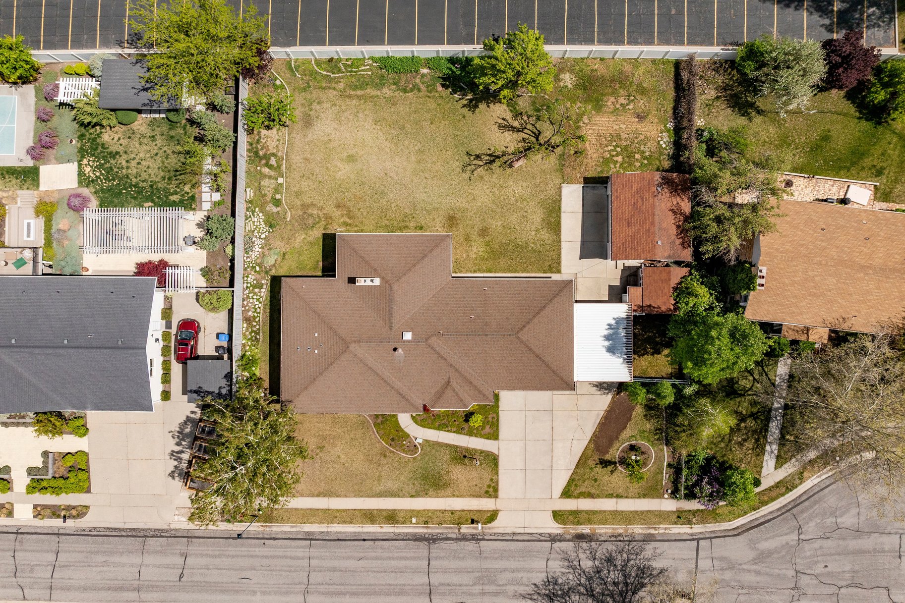  Classic Brick Rambler in Quiet Golf Community - 物件實景