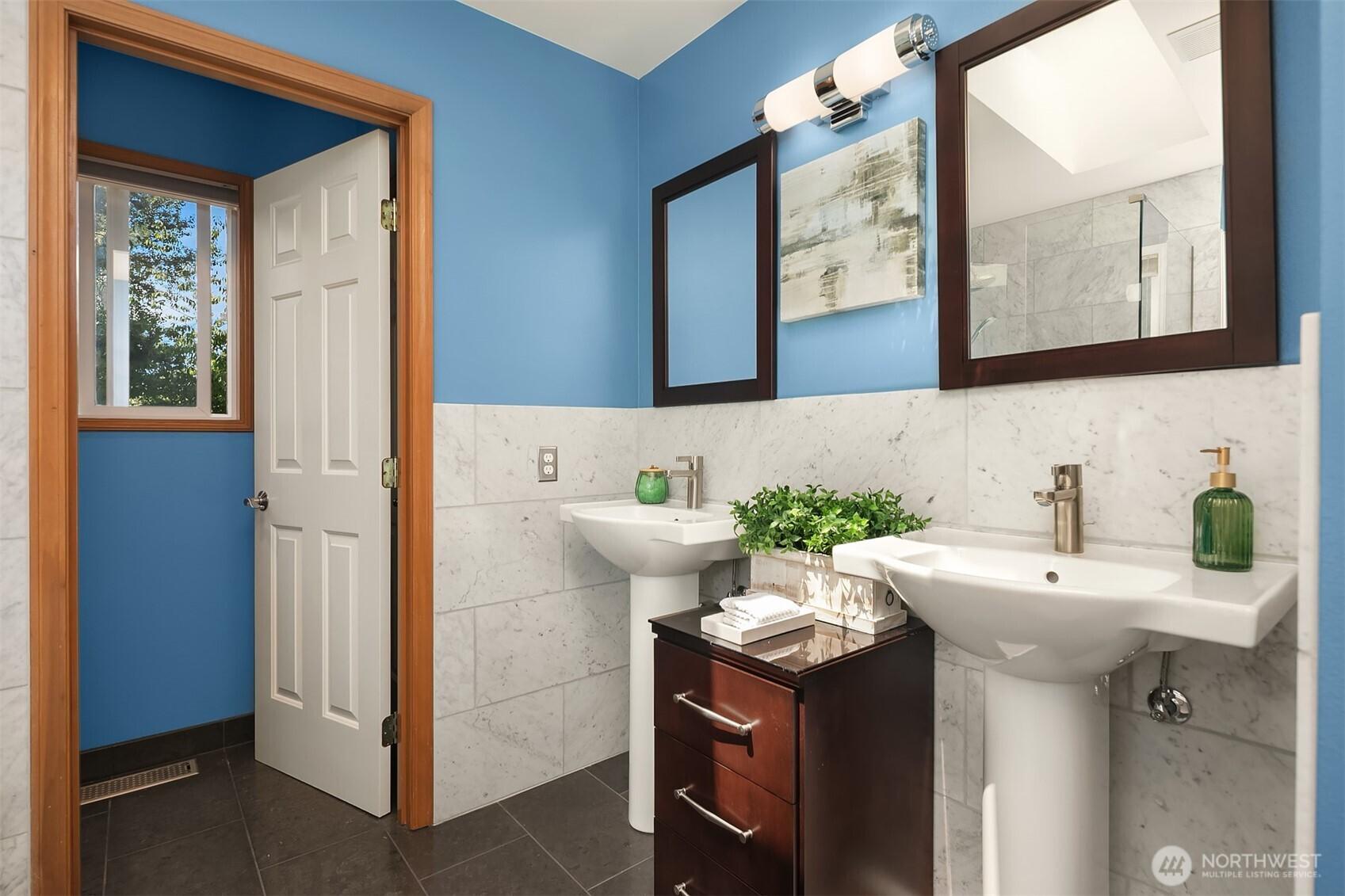 RENTON, Washington, 98059, United States, 4 Bedrooms Bedrooms, ,4 BathroomsBathrooms,Residential,For Sale,1882417