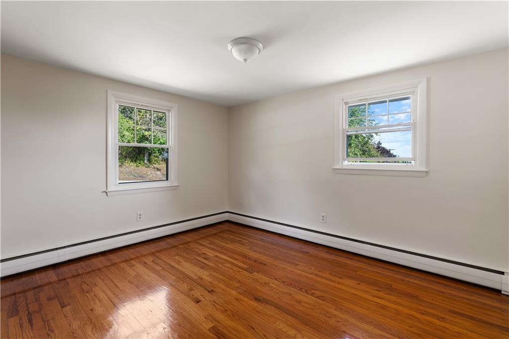 Portsmouth, Rhode Island, 02871, United States, 3 Bedrooms Bedrooms, ,2 BathroomsBathrooms,Residential,For Sale,1974528