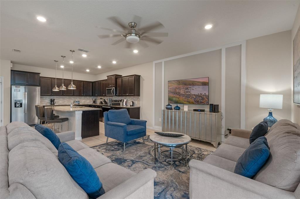 Davenport, Florida, 33897, United States, 10 Bedrooms Bedrooms, ,8 BathroomsBathrooms,Residential,For Sale,1897449
