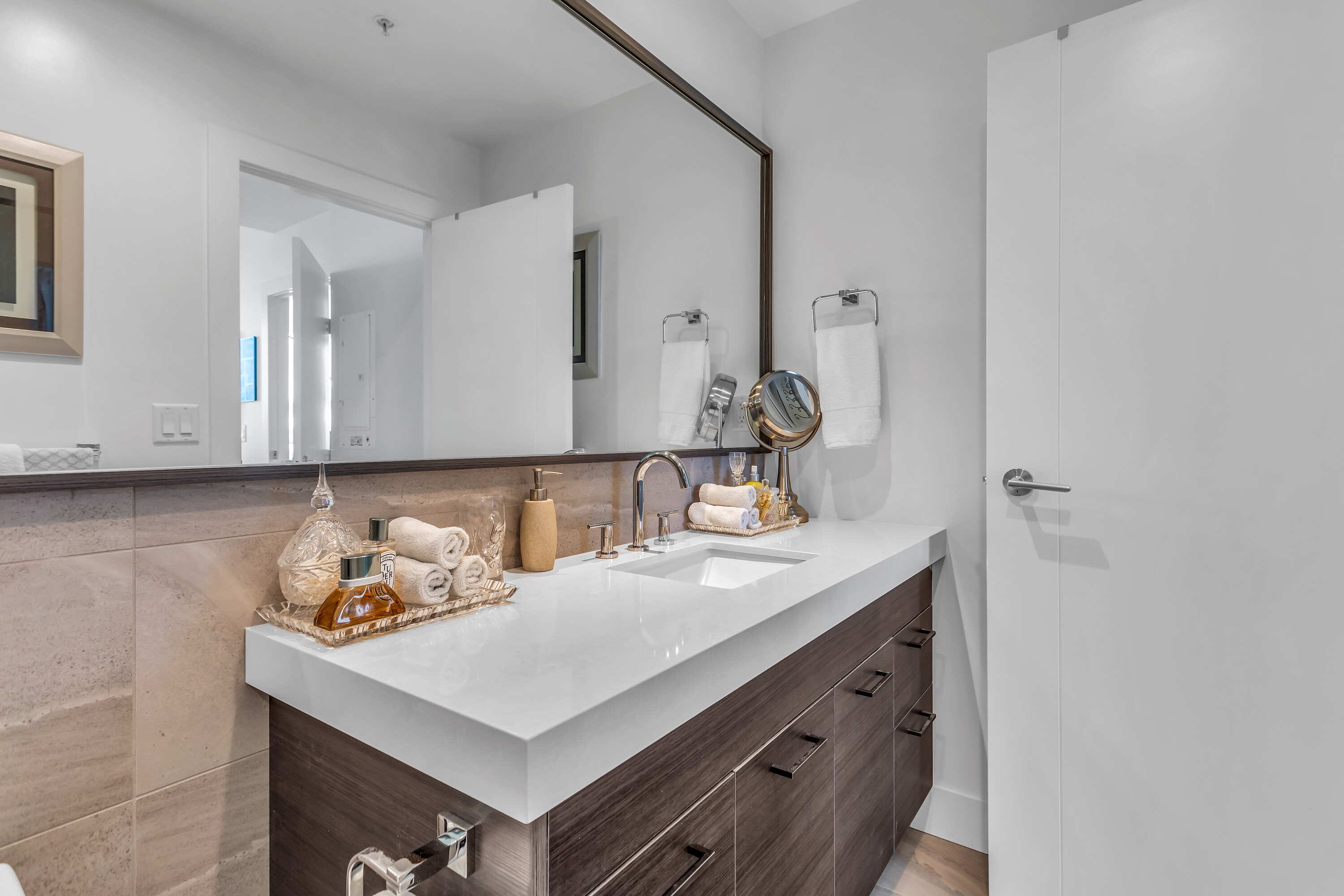  Unobstructed Views of the Lake - 物件實景