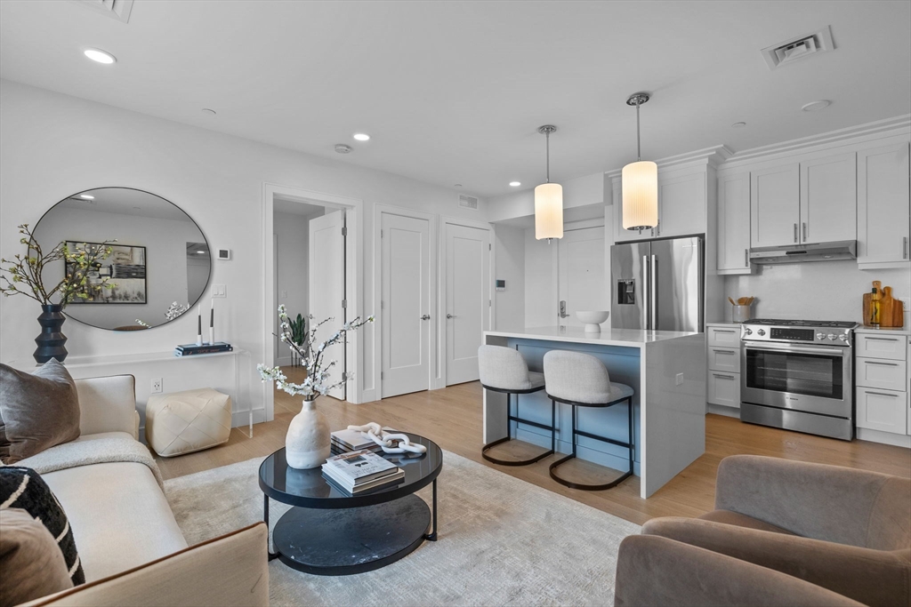 Boston, Massachusetts, 02128, United States, 2 Bedrooms Bedrooms, ,2 BathroomsBathrooms,Residential,For Sale,1905792
