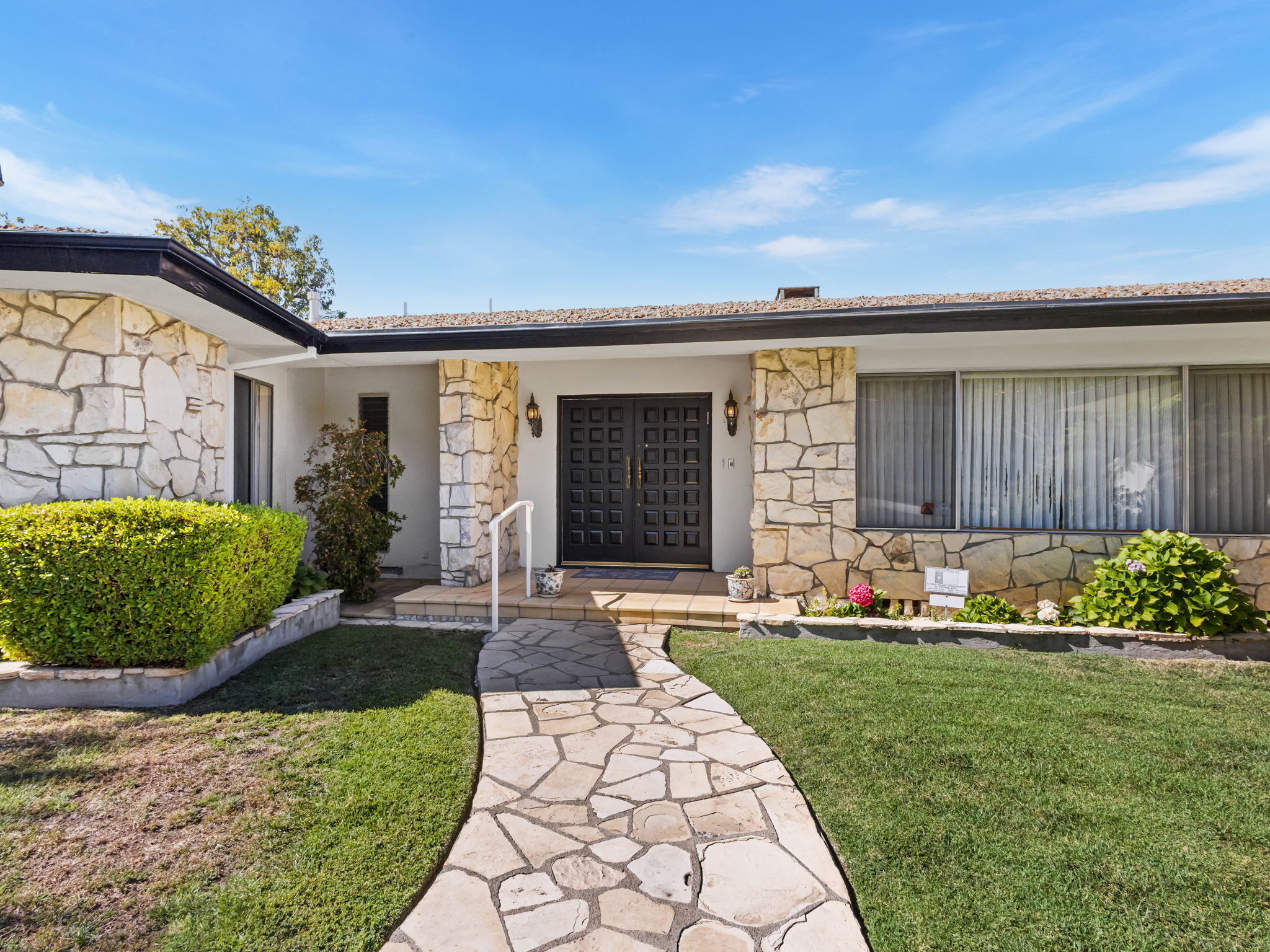  1120 Maybrook Dr - 物件實景