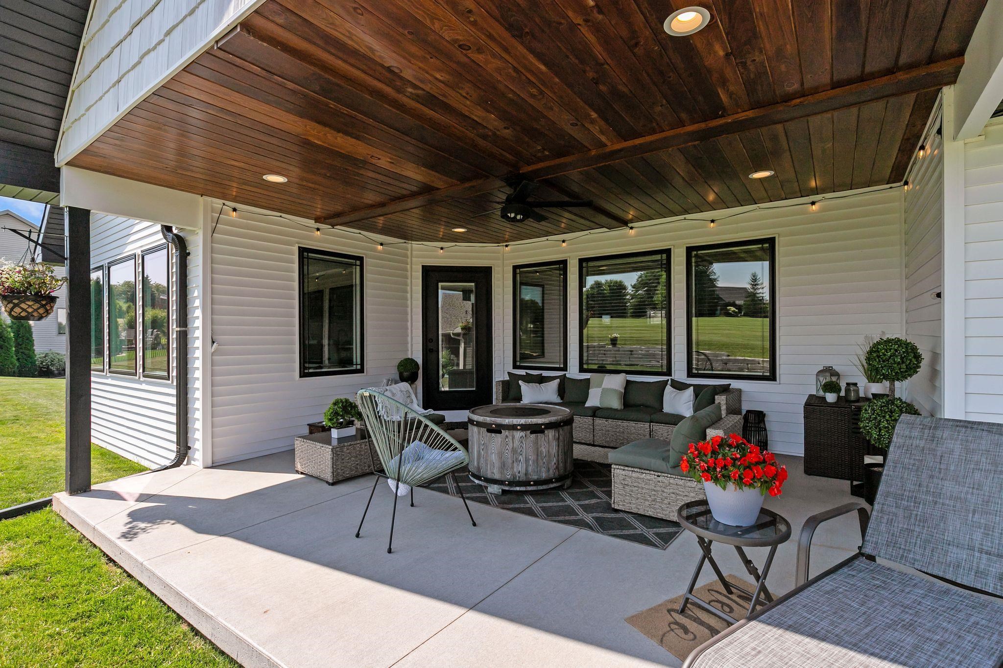 Sherwood, Wisconsin, 54169, United States, 4 Bedrooms Bedrooms, ,4 BathroomsBathrooms,Residential,For Sale,1977461