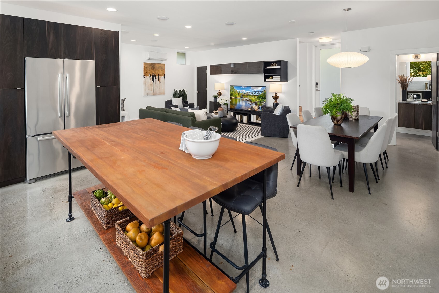 Seattle, Washington, 98108, United States, 3 Bedrooms Bedrooms, ,3 BathroomsBathrooms,Residential,For Sale,1947115
