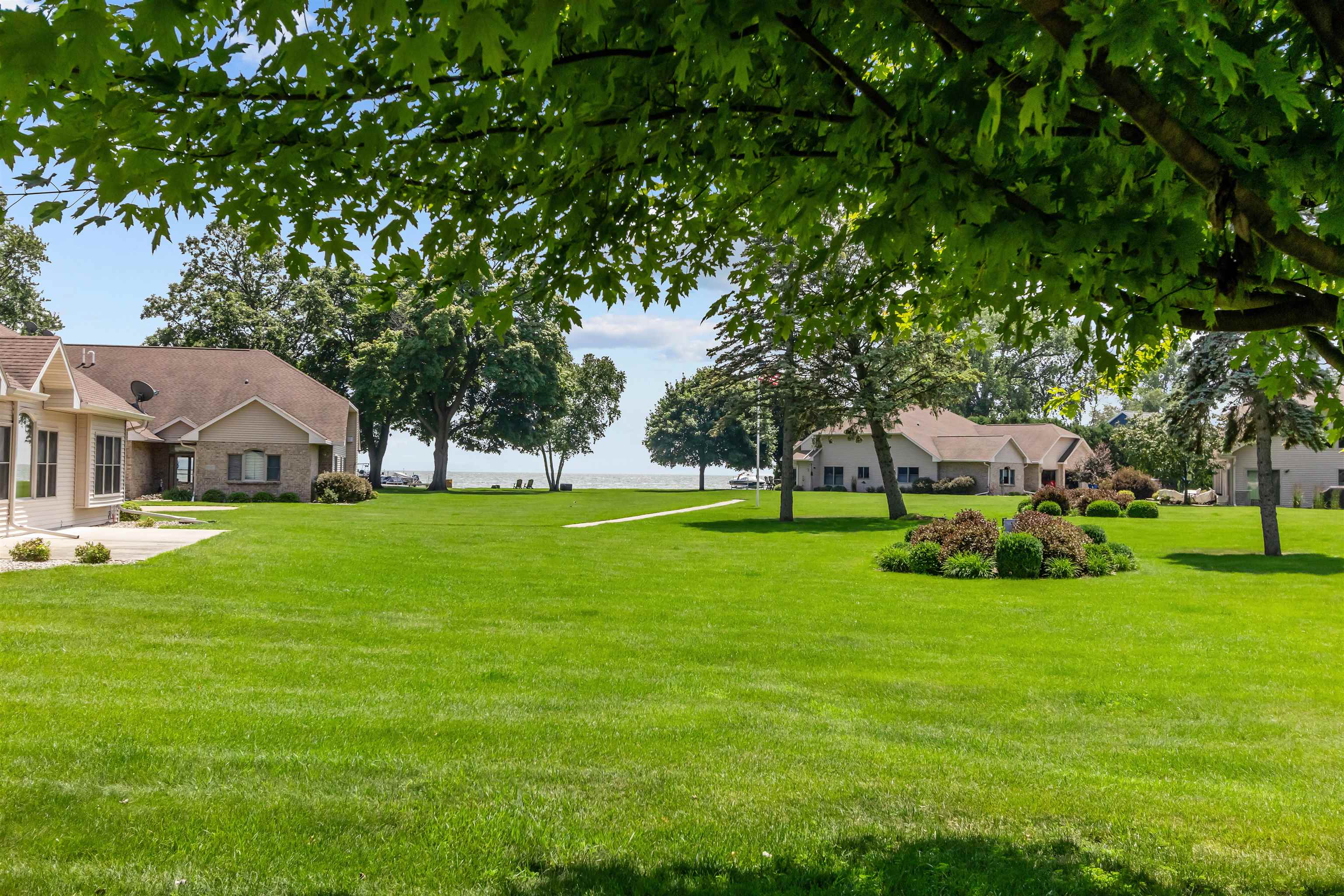 Menasha, Wisconsin, 54952, United States, 3 Bedrooms Bedrooms, ,3 BathroomsBathrooms,Residential,For Sale,1981265