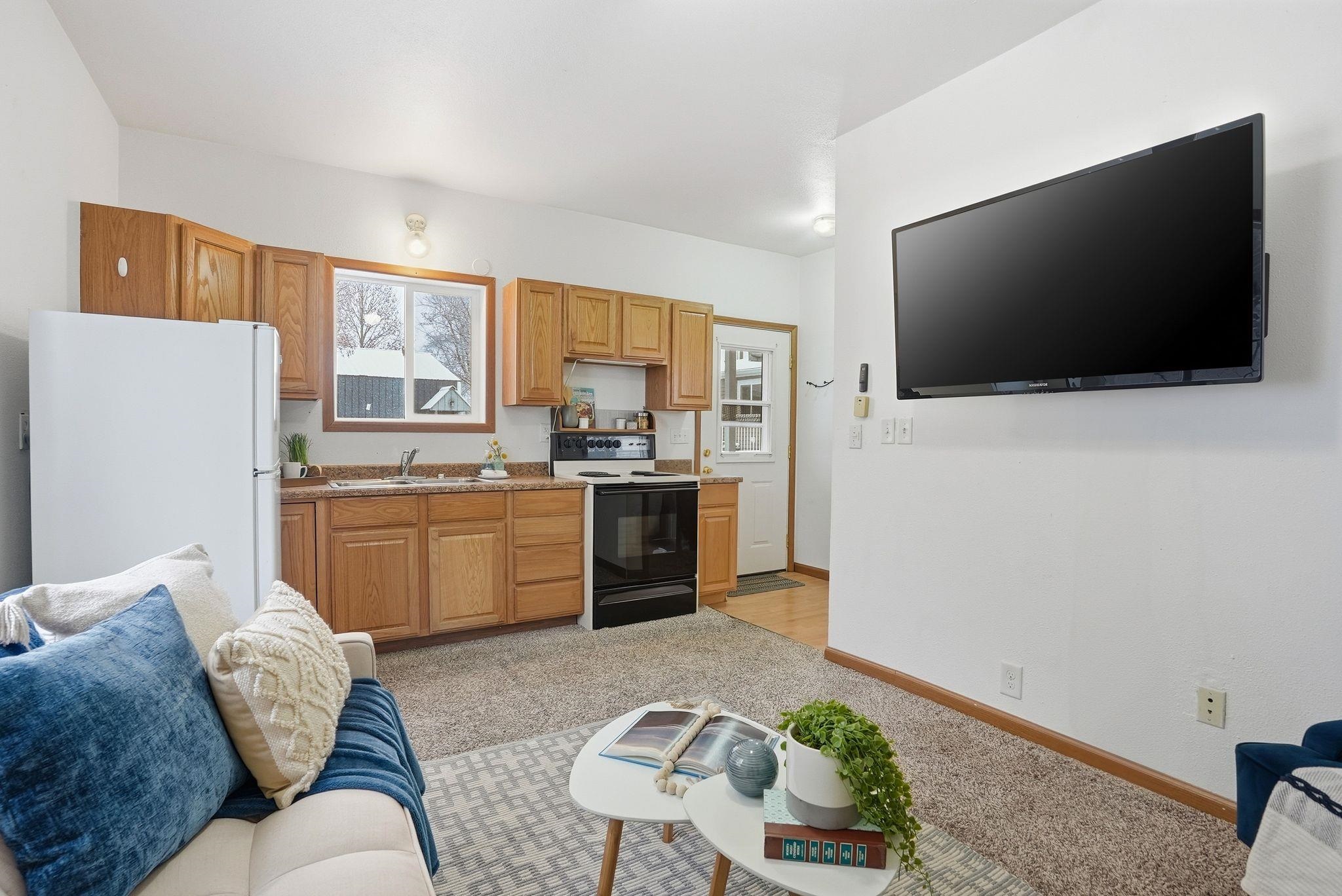 Greenacres, Washington, 99016, United States, 5 Bedrooms Bedrooms, ,2 BathroomsBathrooms,Residential,For Sale,2001748