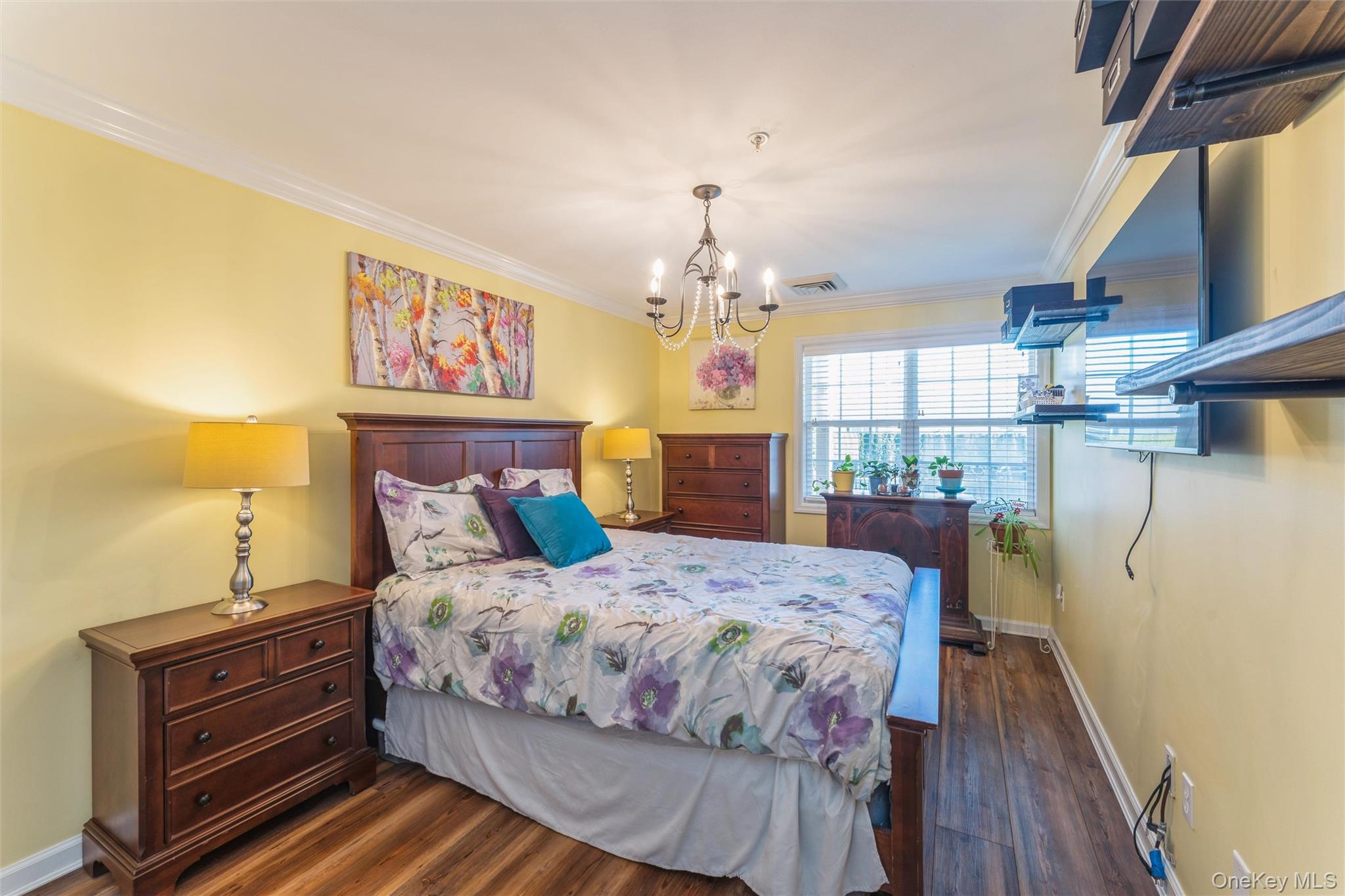 Valley Stream, New York, 11580, United States, 2 Bedrooms Bedrooms, ,2 BathroomsBathrooms,Residential,For Sale,2002901