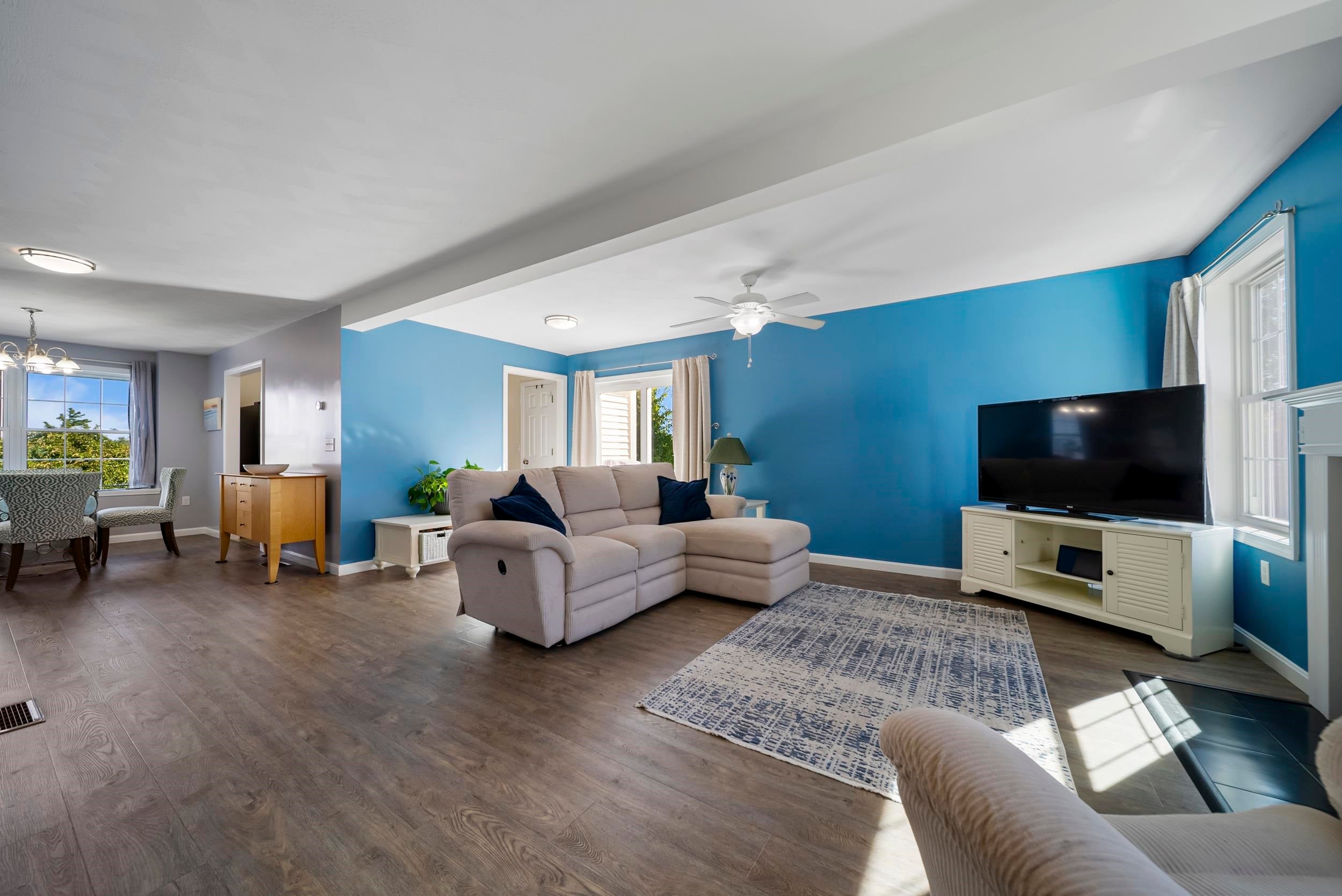 Hooksett, New Hampshire, 03106, United States, 3 Bedrooms Bedrooms, ,2 BathroomsBathrooms,Residential,For Sale,1942312