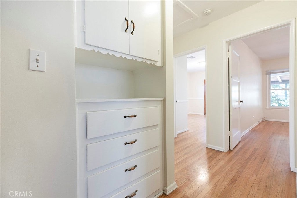 Van Nuys, California, 91405, United States, 2 Bedrooms Bedrooms, ,2 BathroomsBathrooms,Residential,For Sale,1941030
