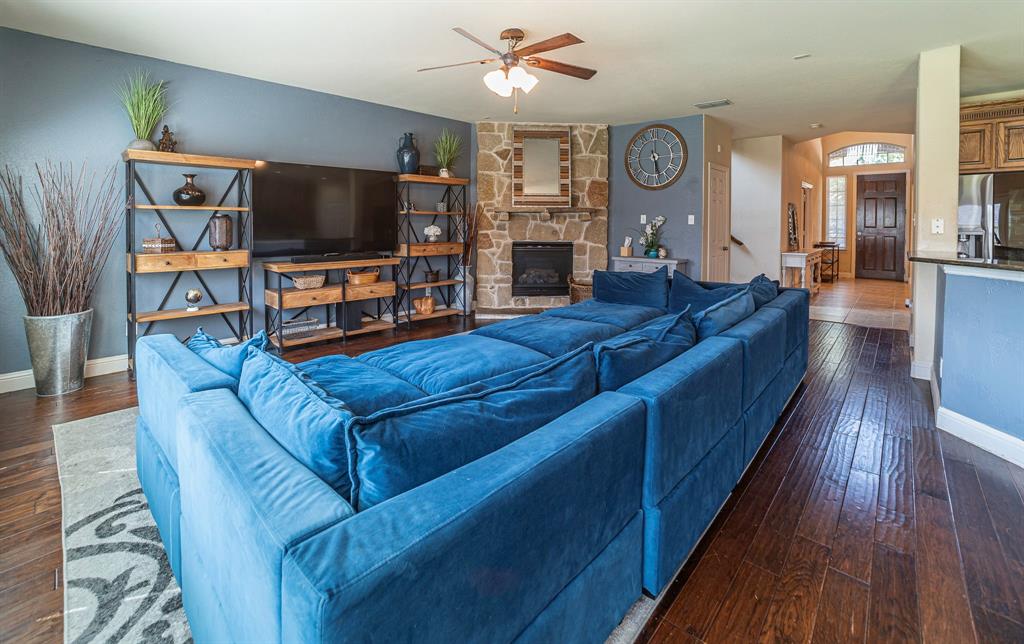 Grand Prairie, Texas, 75054, United States, 4 Bedrooms Bedrooms, ,3 BathroomsBathrooms,Residential,For Sale,1990183