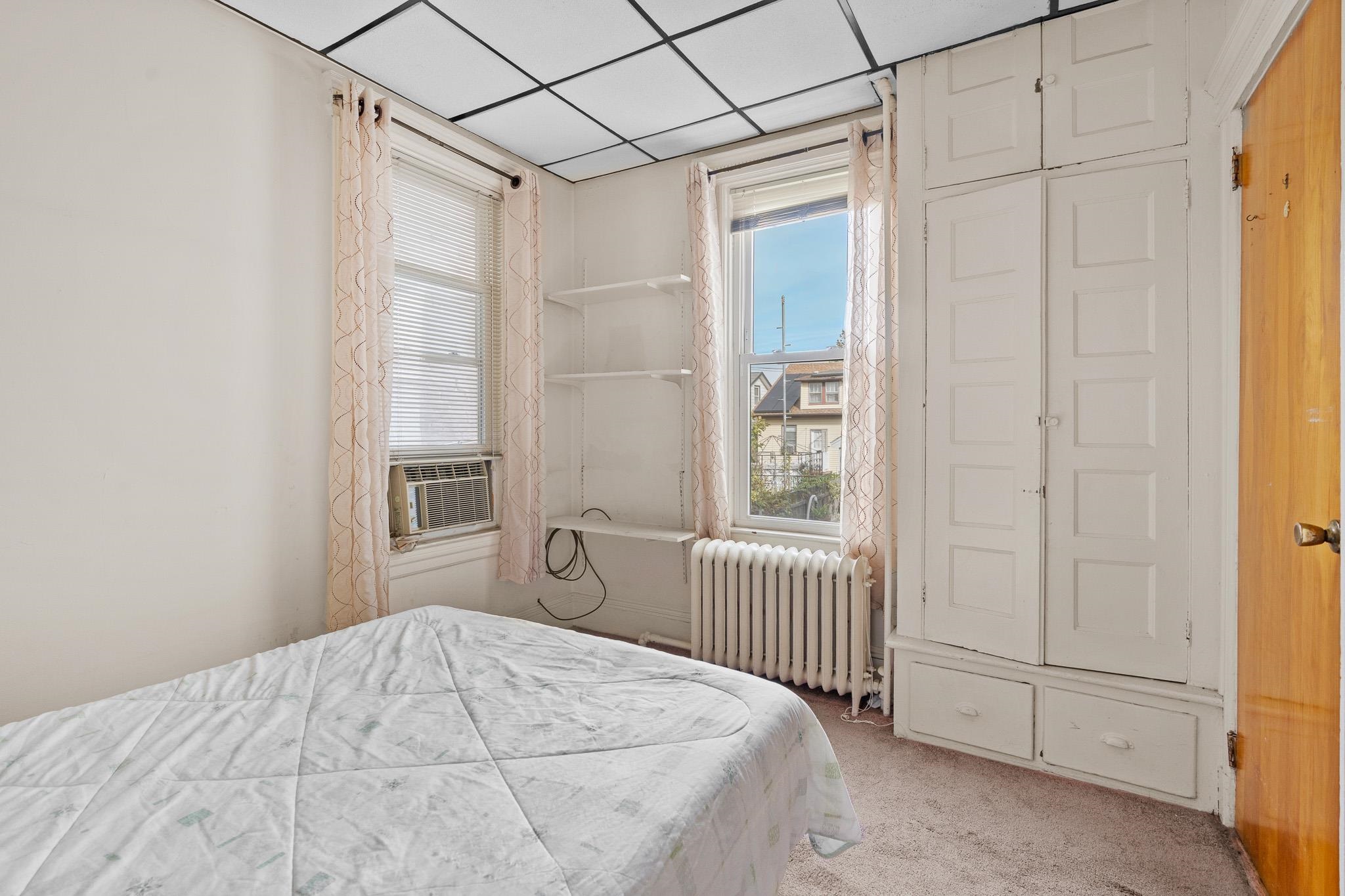 Secaucus, New Jersey, 08094, United States, 3 Bedrooms Bedrooms, ,3 BathroomsBathrooms,Residential,For Sale,1991974