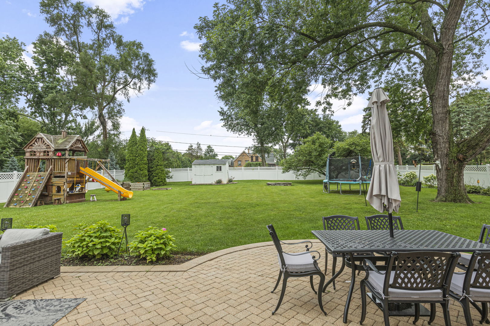 Prospect Heights, Illinois, 60070, United States, 4 Bedrooms Bedrooms, ,4 BathroomsBathrooms,Residential,For Sale,1940157